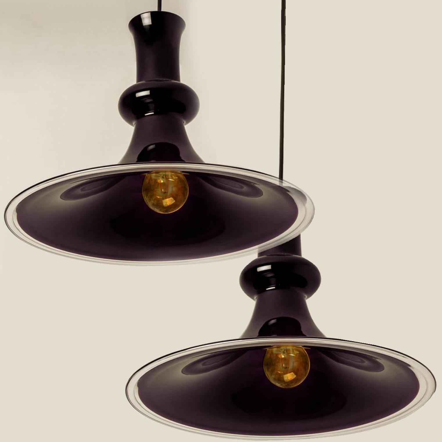 Scandinave moderne Paire de lampes suspendues Aubergine Holmegaard, 1970 en vente