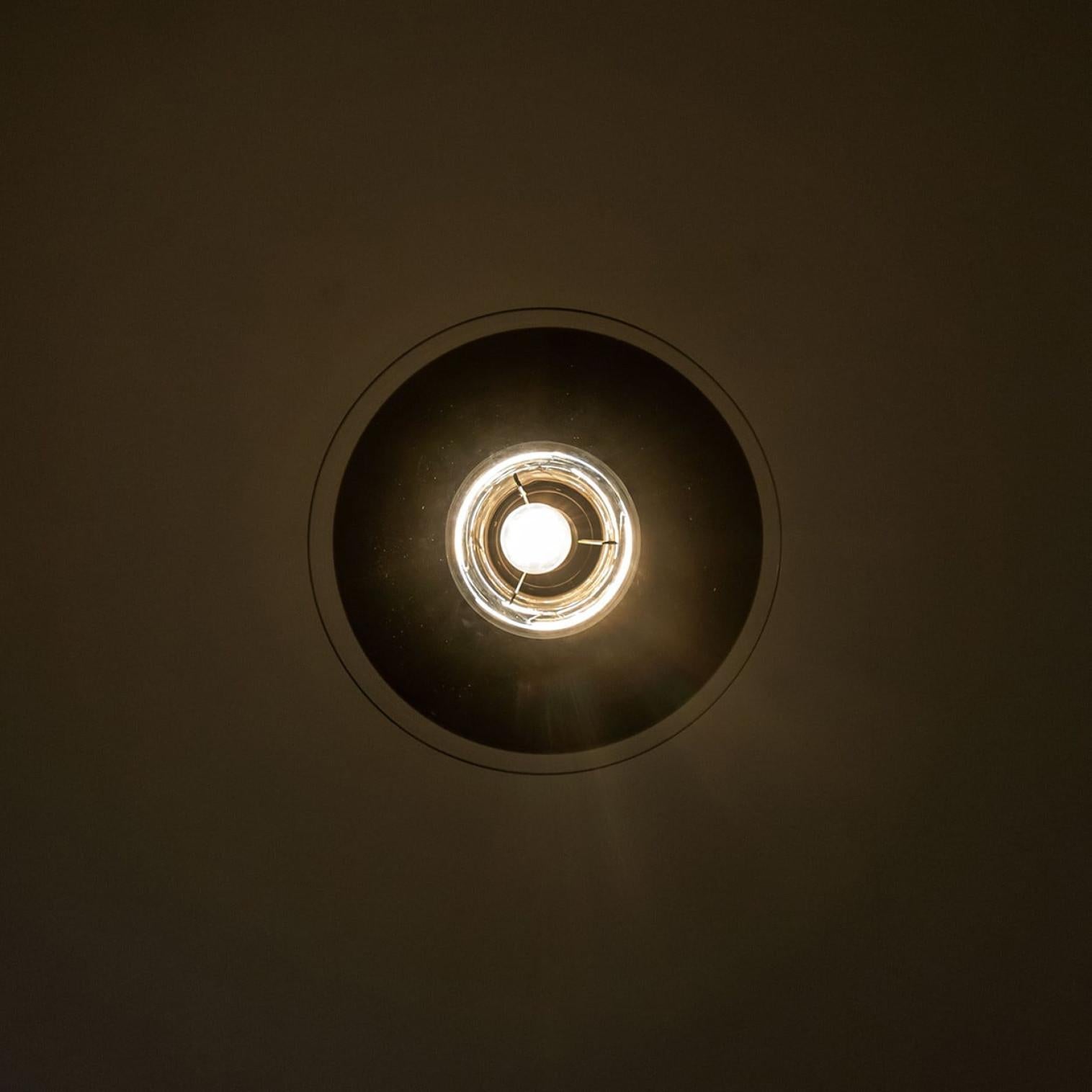 Coppia di lampade a sospensione Holmegaard color melanzana, 1970 in vendita 1