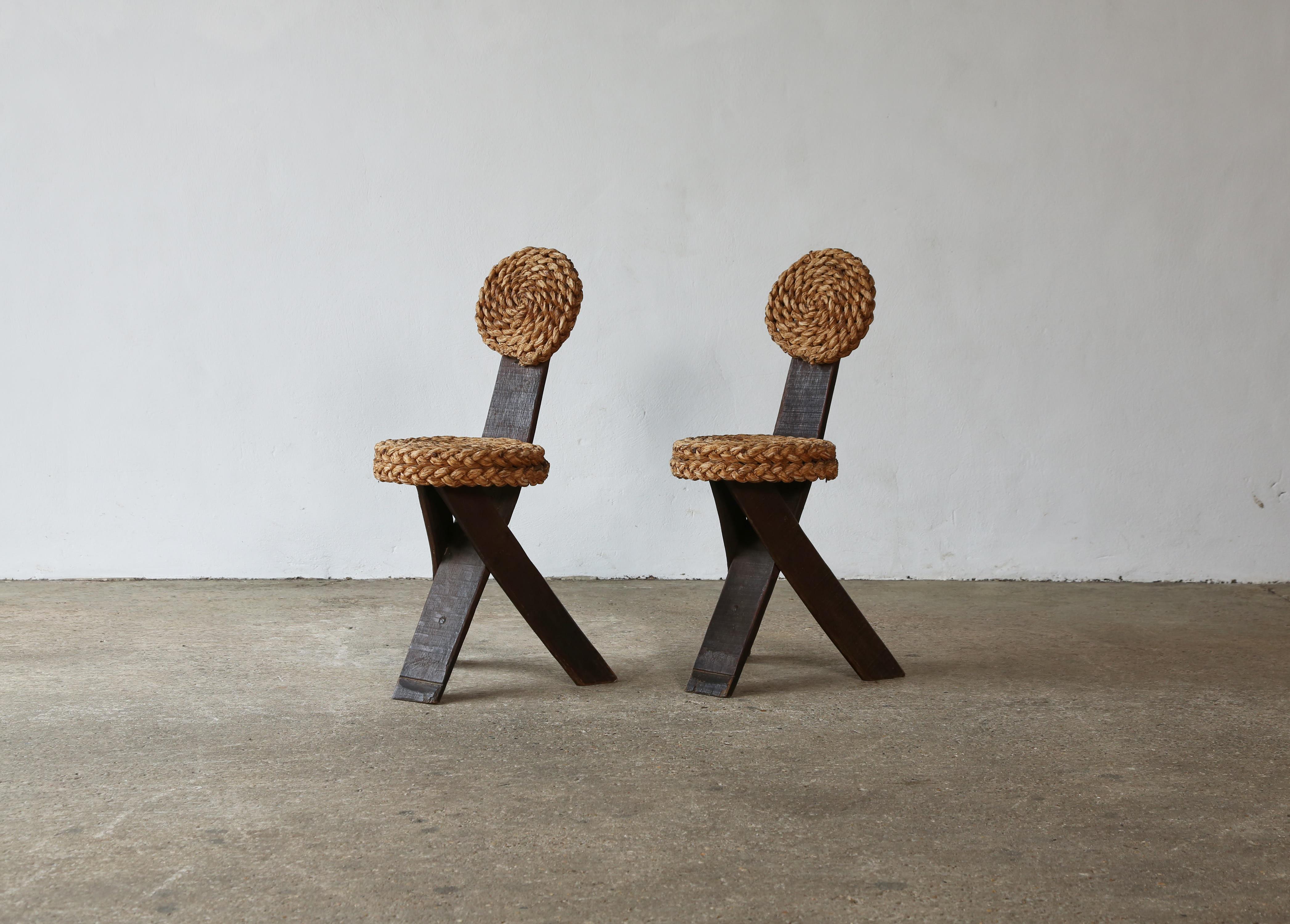 20ième siècle Paire de chaises tripodes en corde Audoux & Minet, France, années 1950 en vente