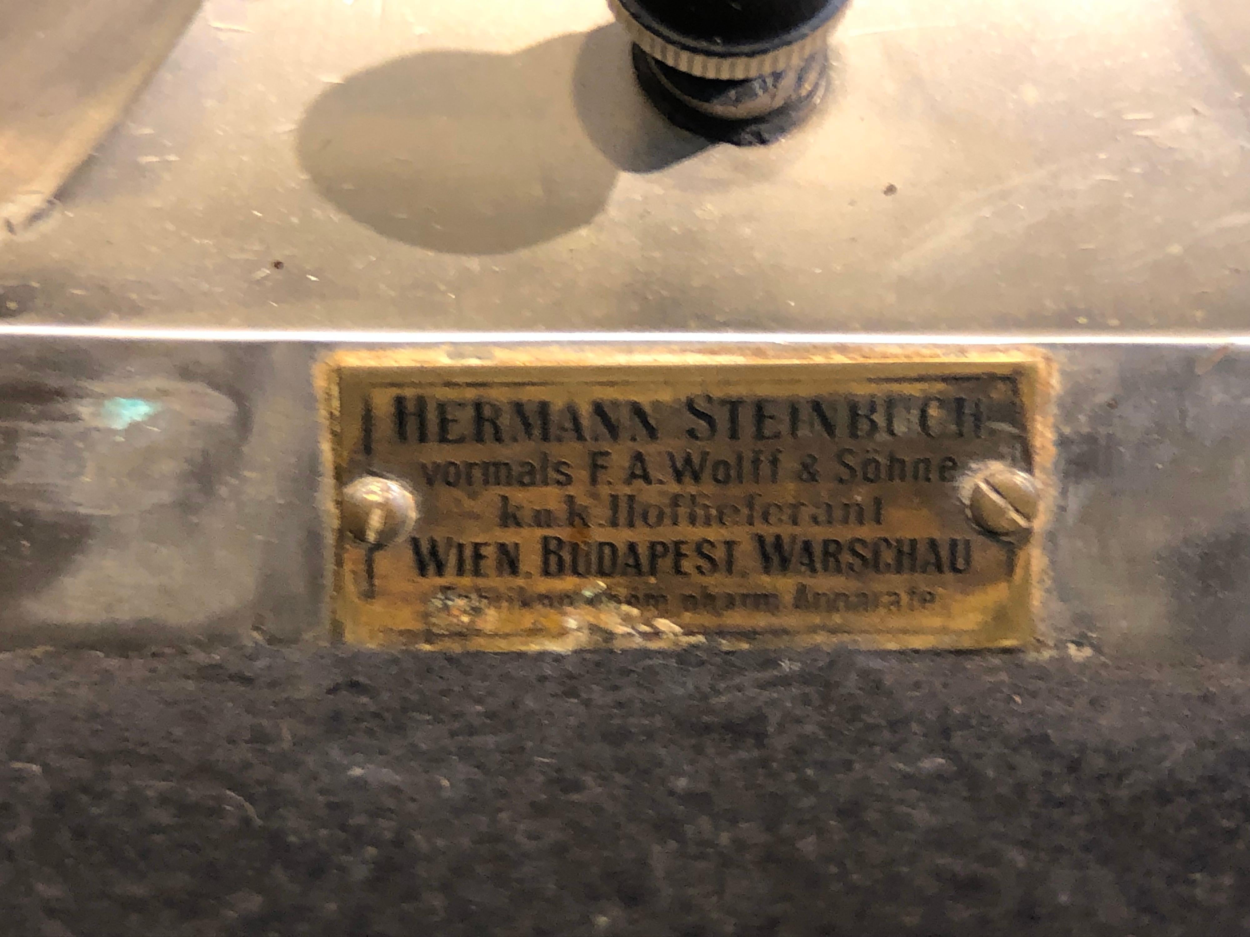 Ein Paar österreichische Art-Déco-Tischlampen, hergestellt von Hermann Steinbuch (Art déco) im Angebot