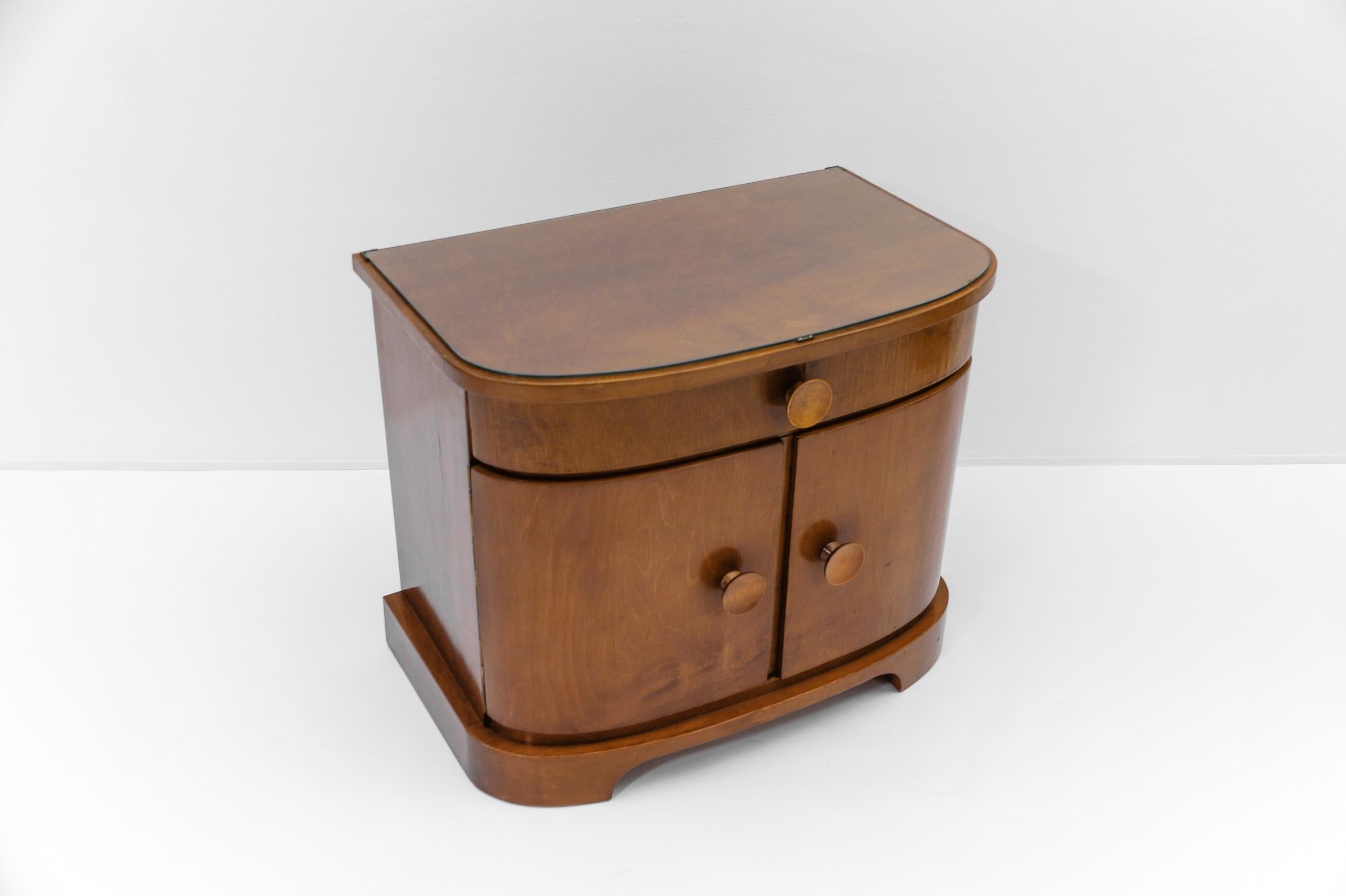 Pair of austrian Art Deco wooden bedside tables, 1930s For Sale 3
