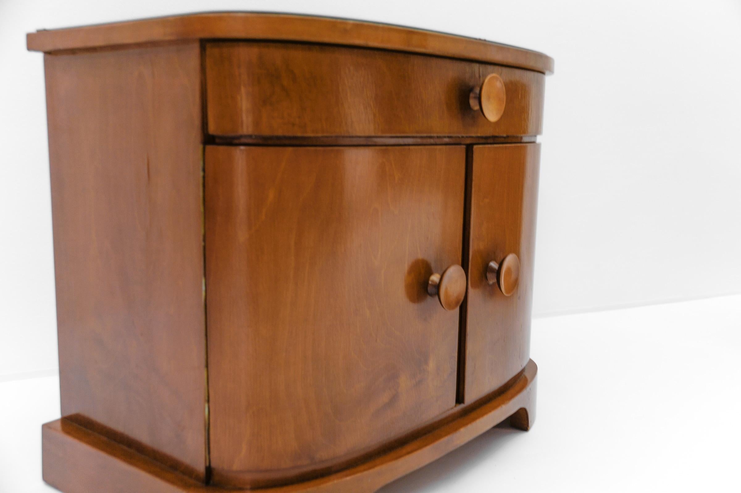 Pair of austrian Art Deco wooden bedside tables, 1930s For Sale 4