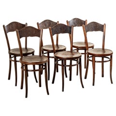 Pair of Austrian Art Nouveau Period Kohn Bentwood Bistro Chairs, Shell Motif