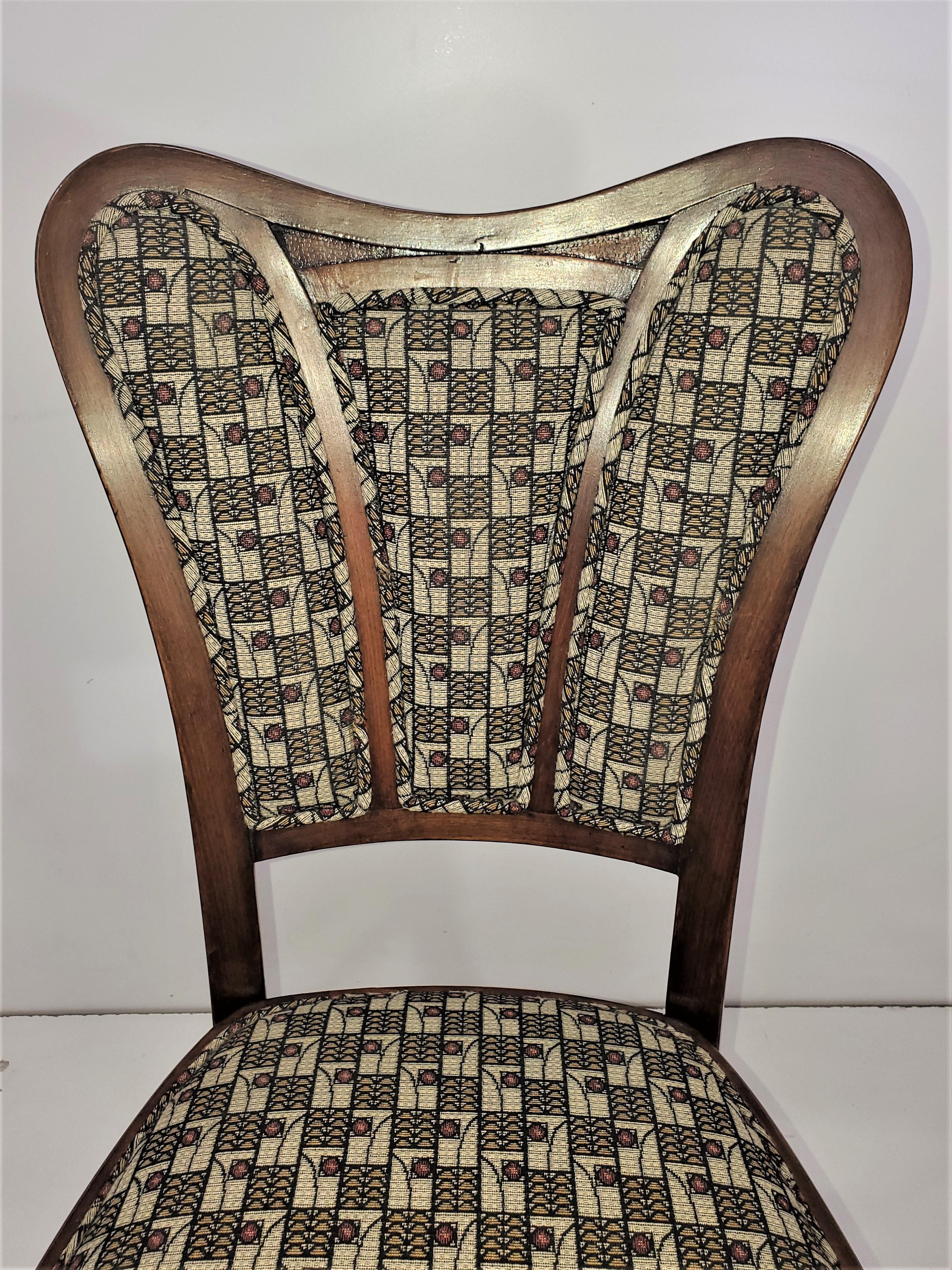 Paire de chaises d'appoint autrichiennes Art Nouveau tapissées en bois cintré en vente 6
