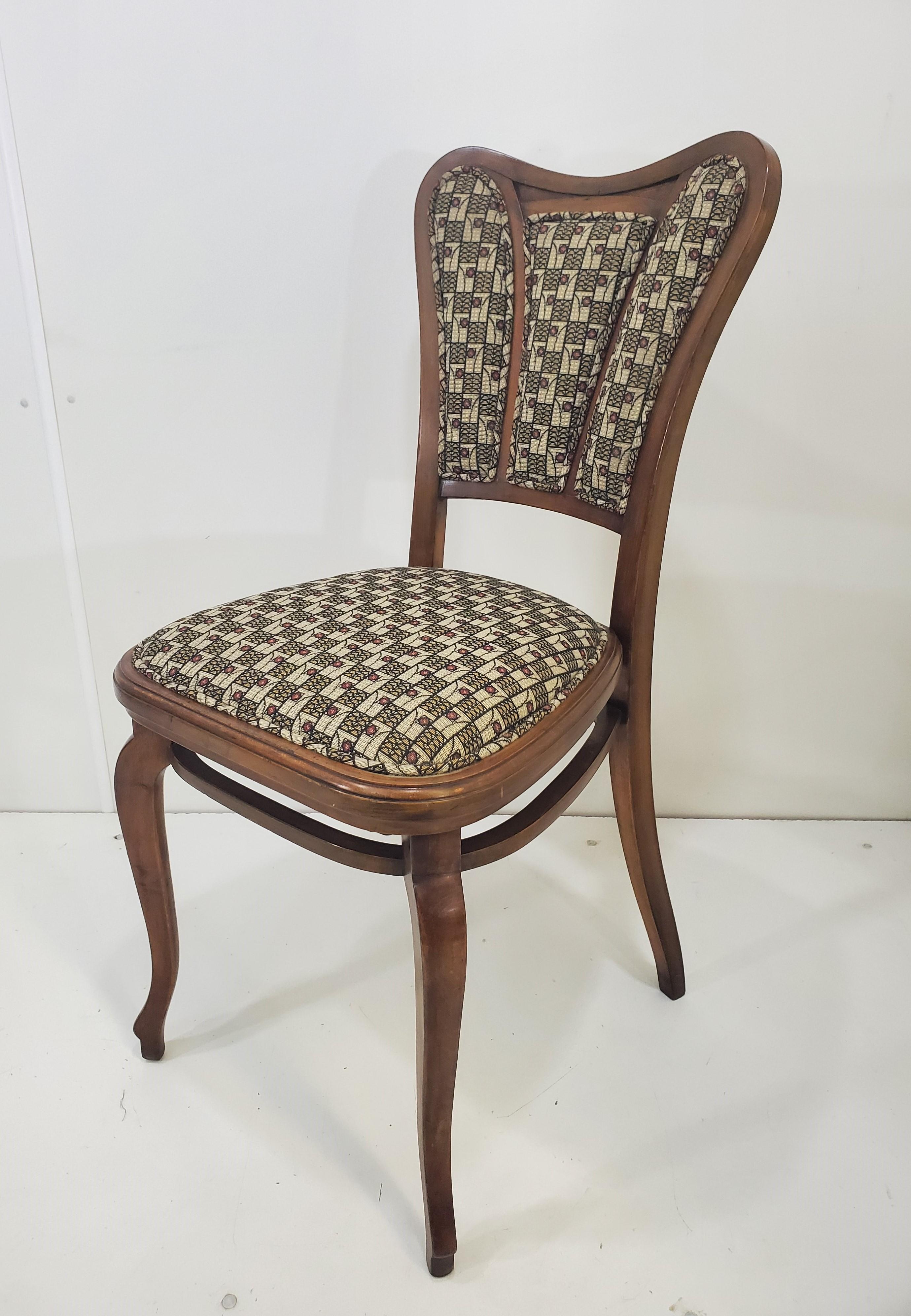 Pair of Austrian Art Nouveau Upholstered Bentwood Side Chairs In Good Condition For Sale In New York City, NY