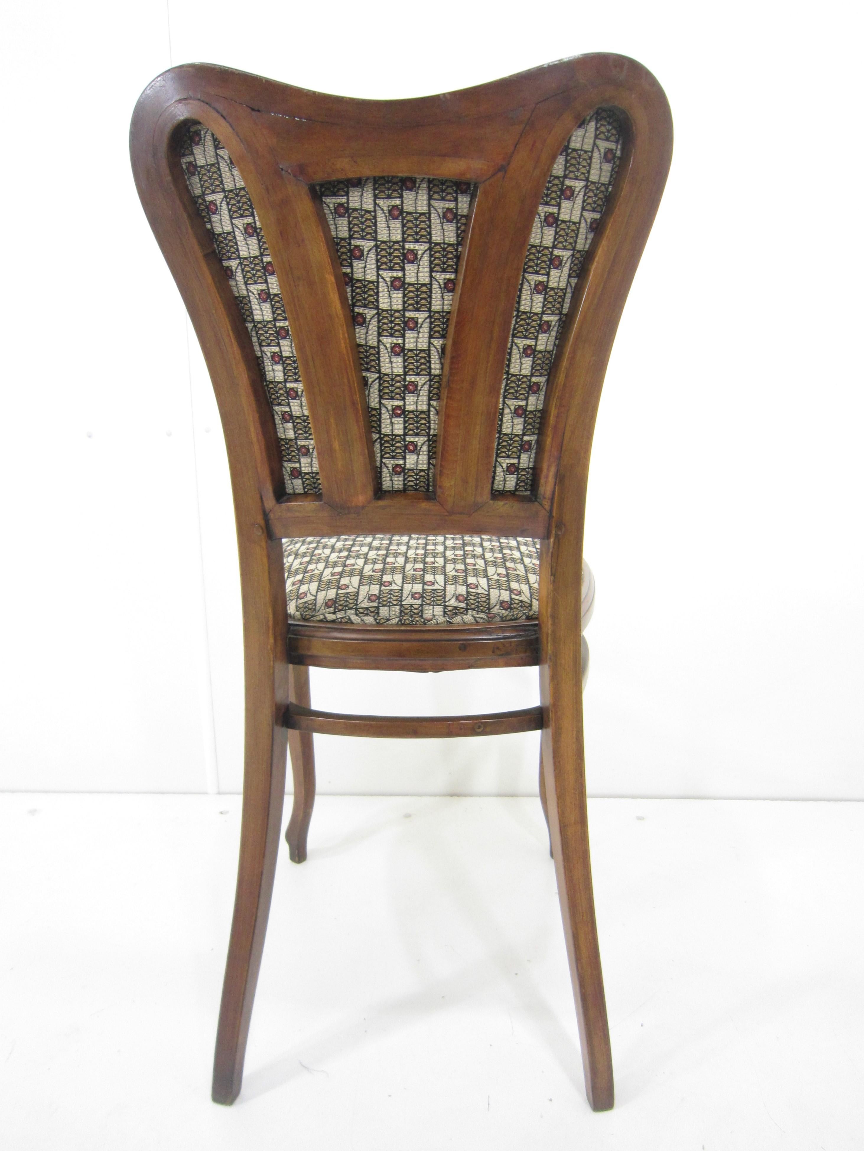 20th Century Pair of Austrian Art Nouveau Upholstered Bentwood Side Chairs For Sale