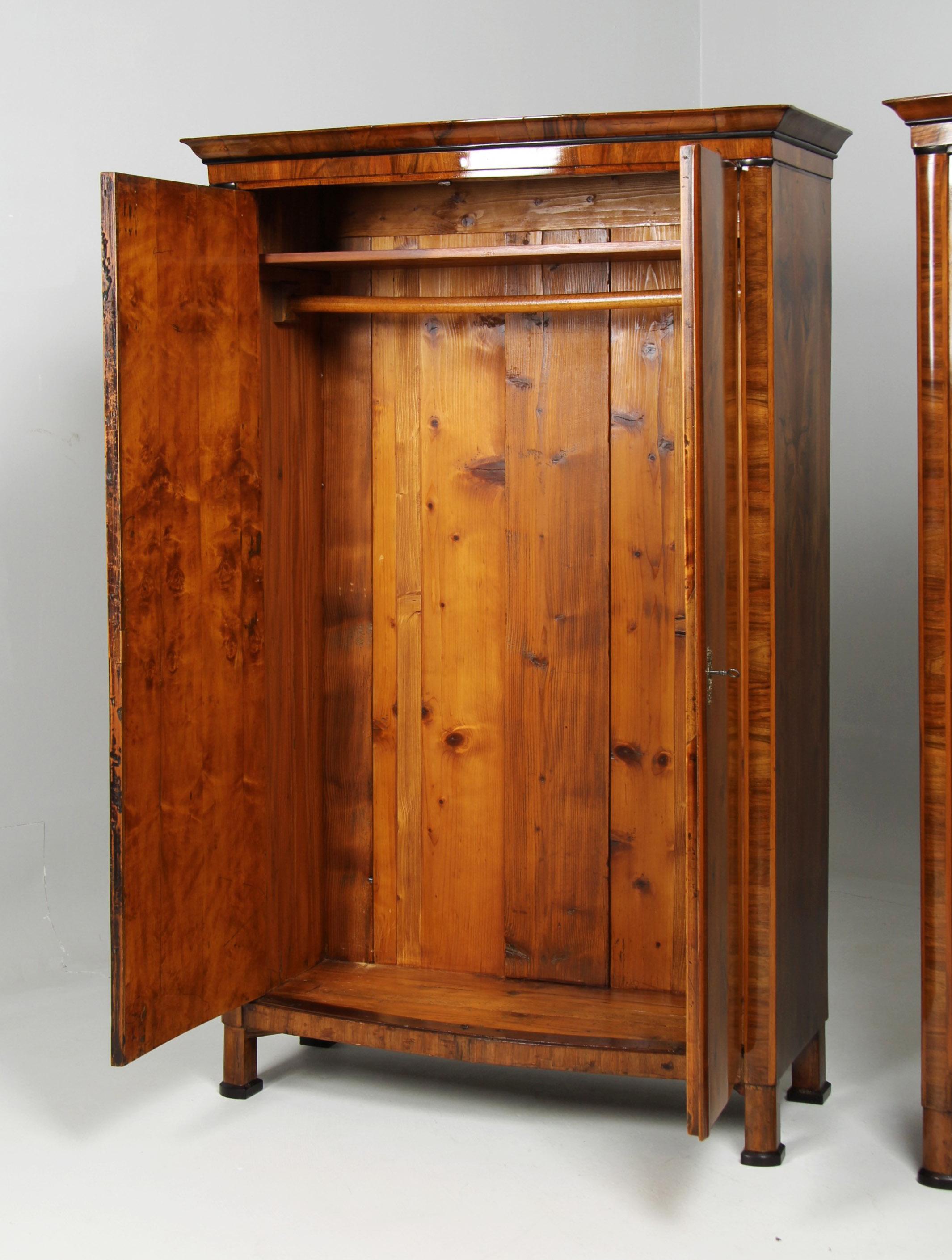 Pair of Austrian Biedermeier Wardrobes, Cabinets, Walnut, circa 1835 In Good Condition In Greven, DE