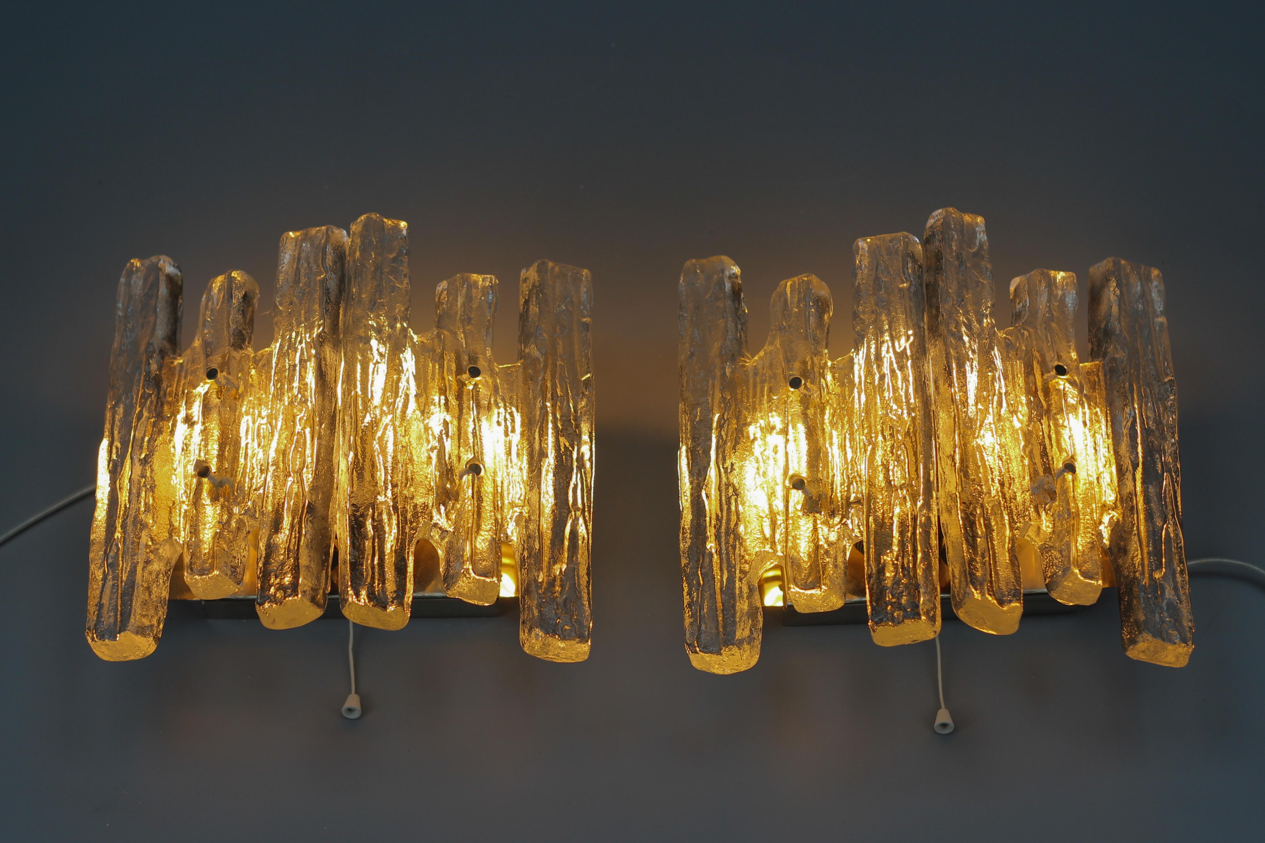 Pair of Austrian Icicle Ice Glass Three-Light Sconces by Kalmar Franken KG In Good Condition For Sale In Barntrup, DE