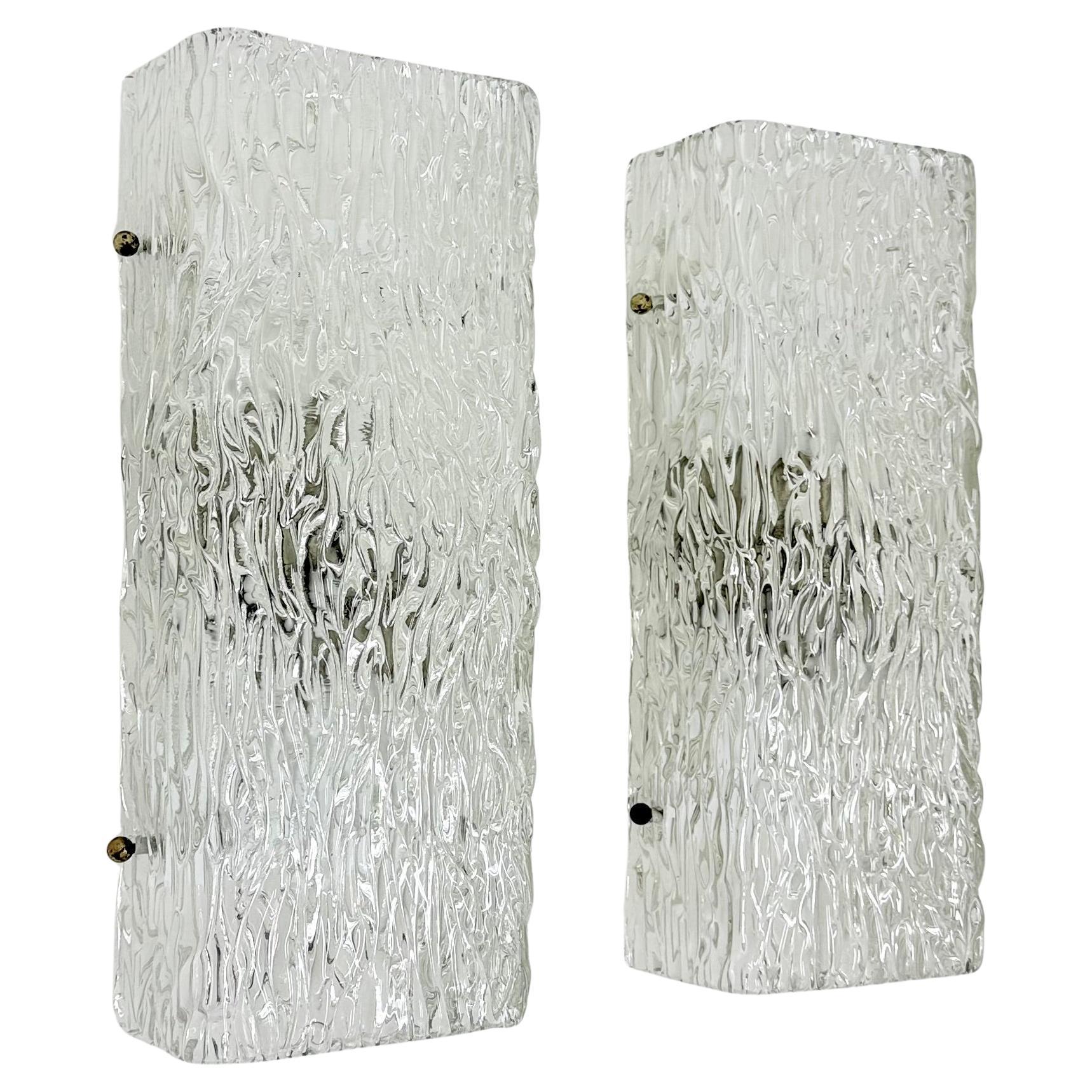 Coppia di grandi lampade da parete austriache di Murano del Medioevo "Florian" di Kalmar Franken