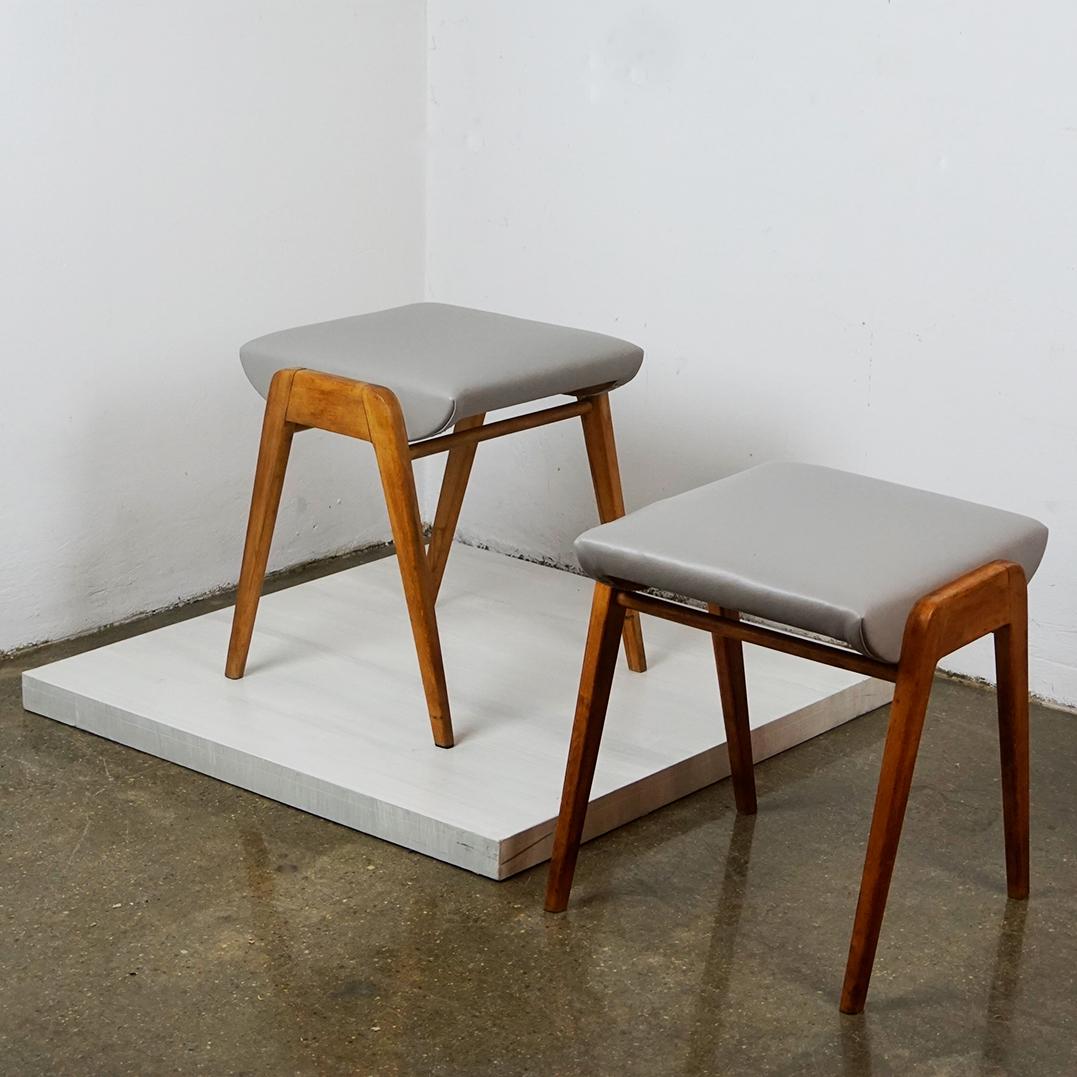 Pair of Austrian Mid-Century Beech Stacking Stools by Franz Schuster In Good Condition In Vienna, AT