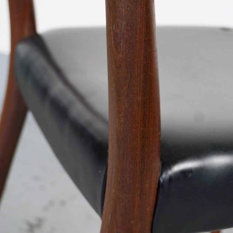 Pair of Austrian Midcentury Rosewood Dining Chairs by Anna Lülja Praun For Sale 4