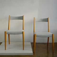 Coppia di sedie da pranzo austriache del Medioevo in Beeche di Anna-Lülja Praun