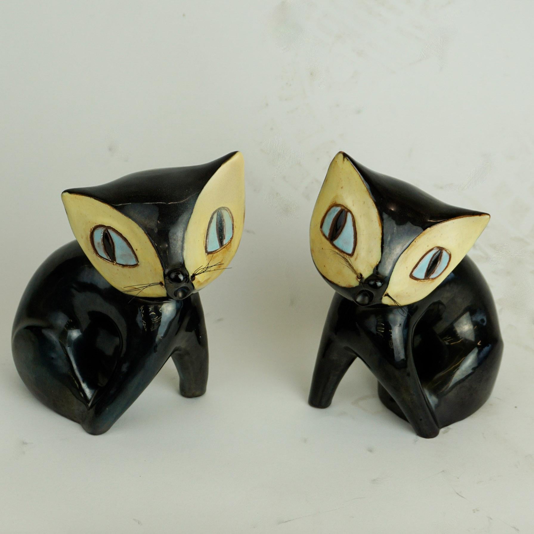 Pair of Austrian Midcentury Black Glazed Ceramic Cats by Leopold Anzengruber 1