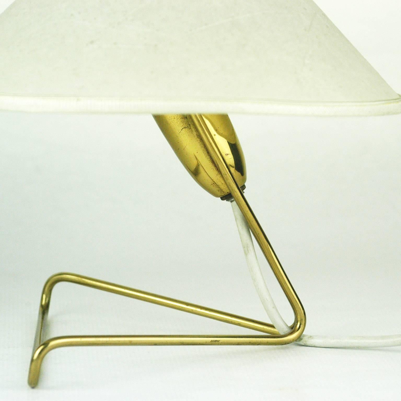 Pair of Austrian Midcentury Brass Wall or Table Lamps by Rupert Nikoll im Zustand „Hervorragend“ in Vienna, AT