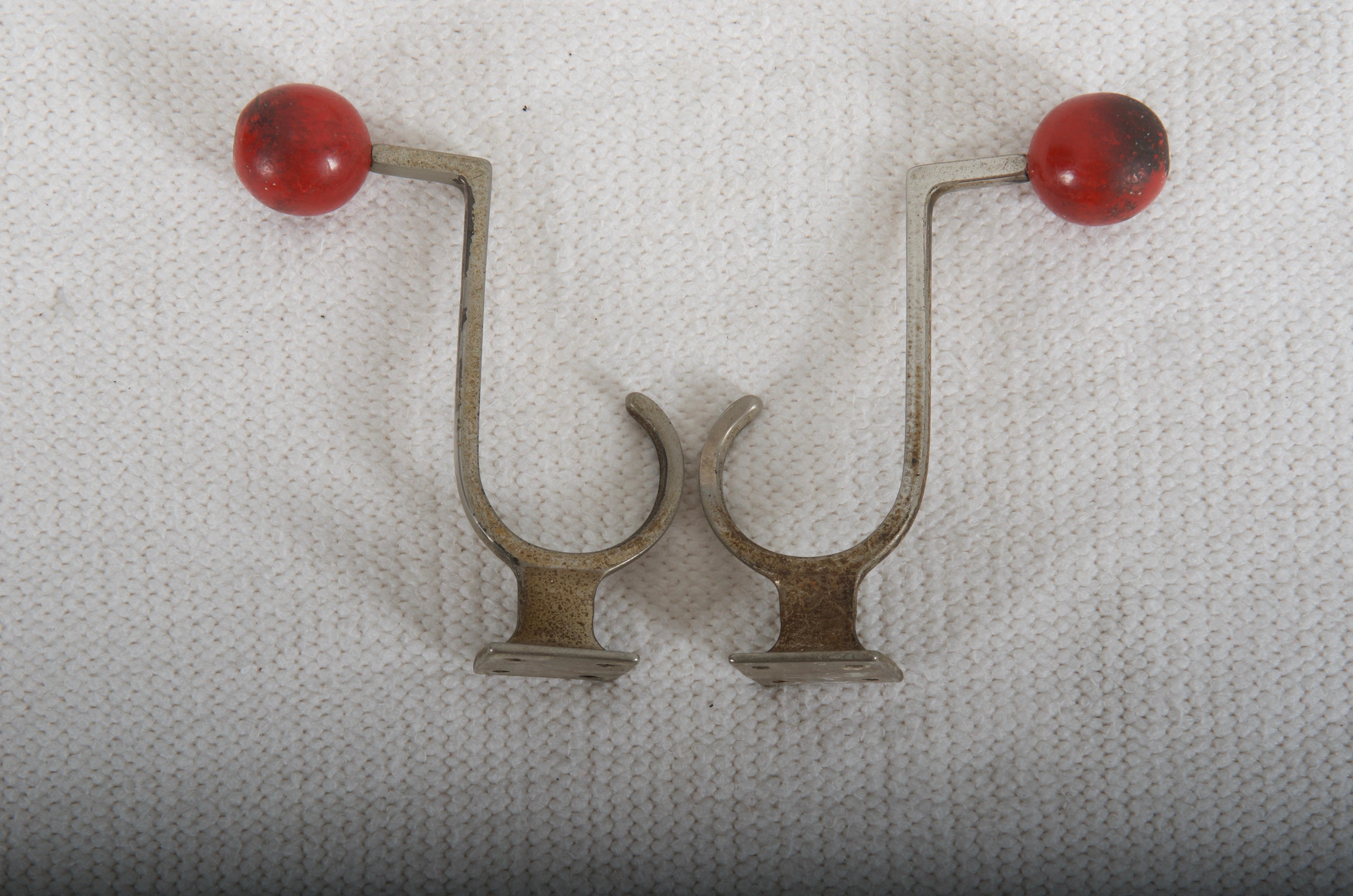 Pair of Austrian Midcentury Wall Hooks Attributed to Hagenauer For Sale 1