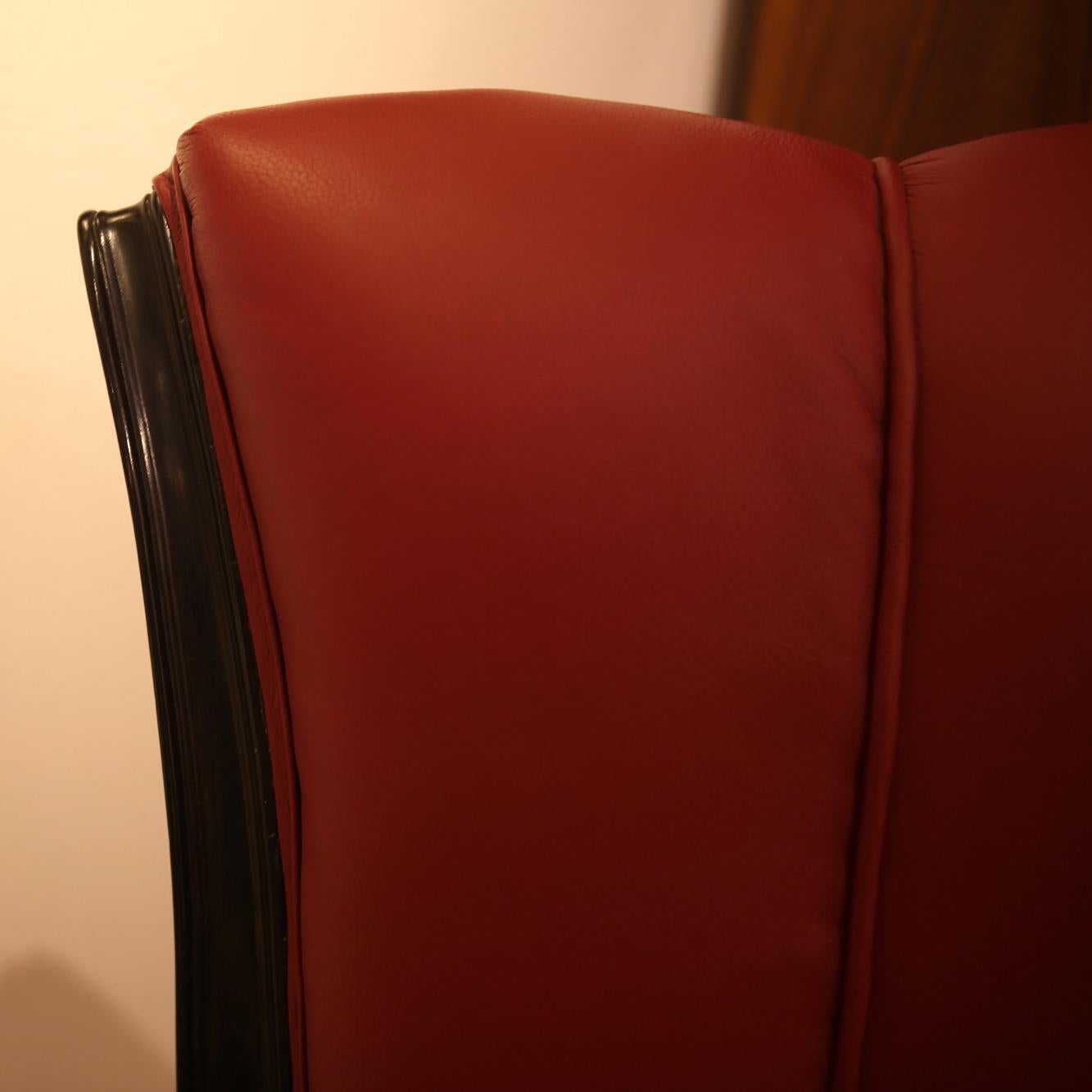 Paire de fauteuils Art Déco autrichiens en cuir rouge attribués à Otto Prutscher en vente 5