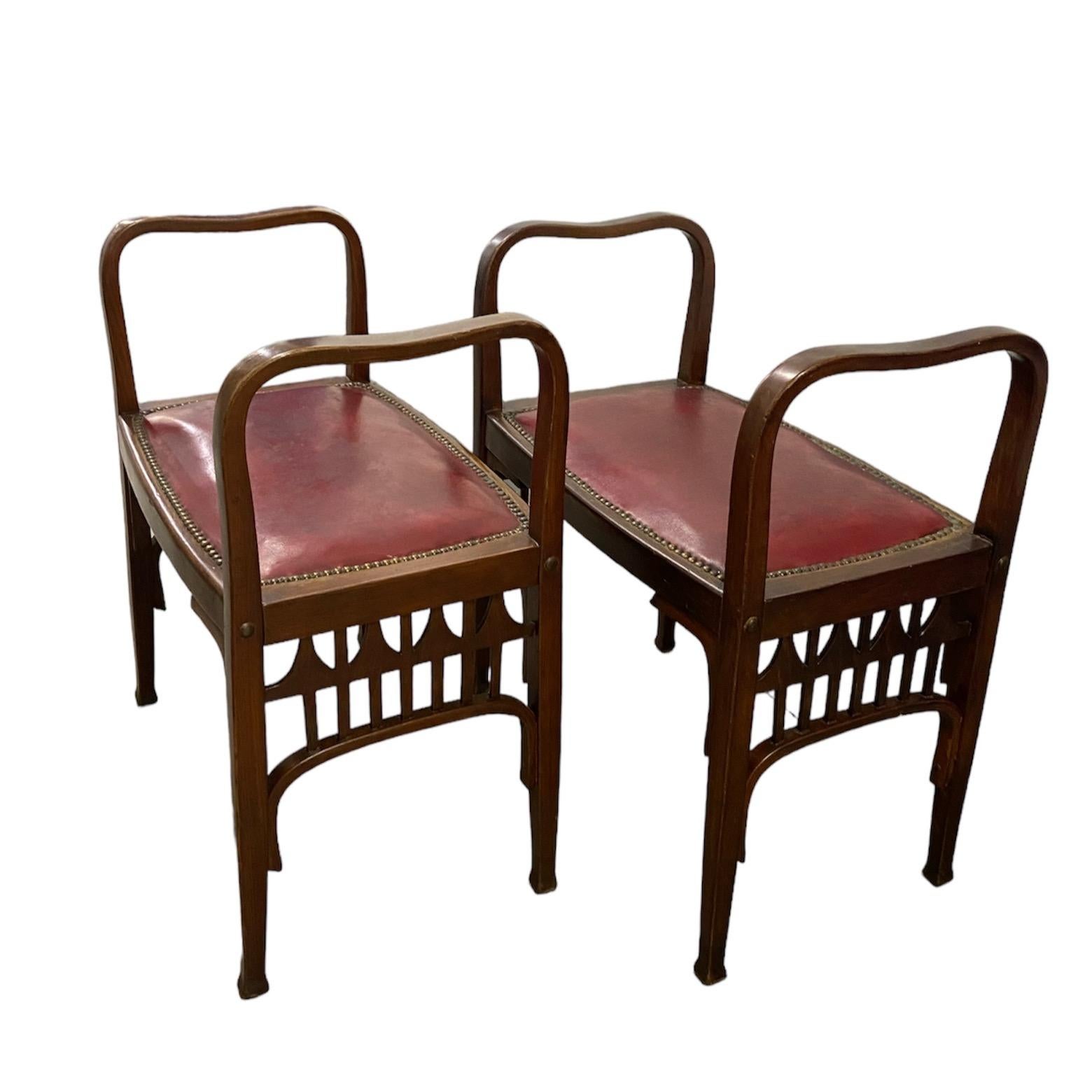 Pair of Austrian Secessionist Bentwood Stools, Benches or Causeuses, early 20thC In Good Condition For Sale In London, GB