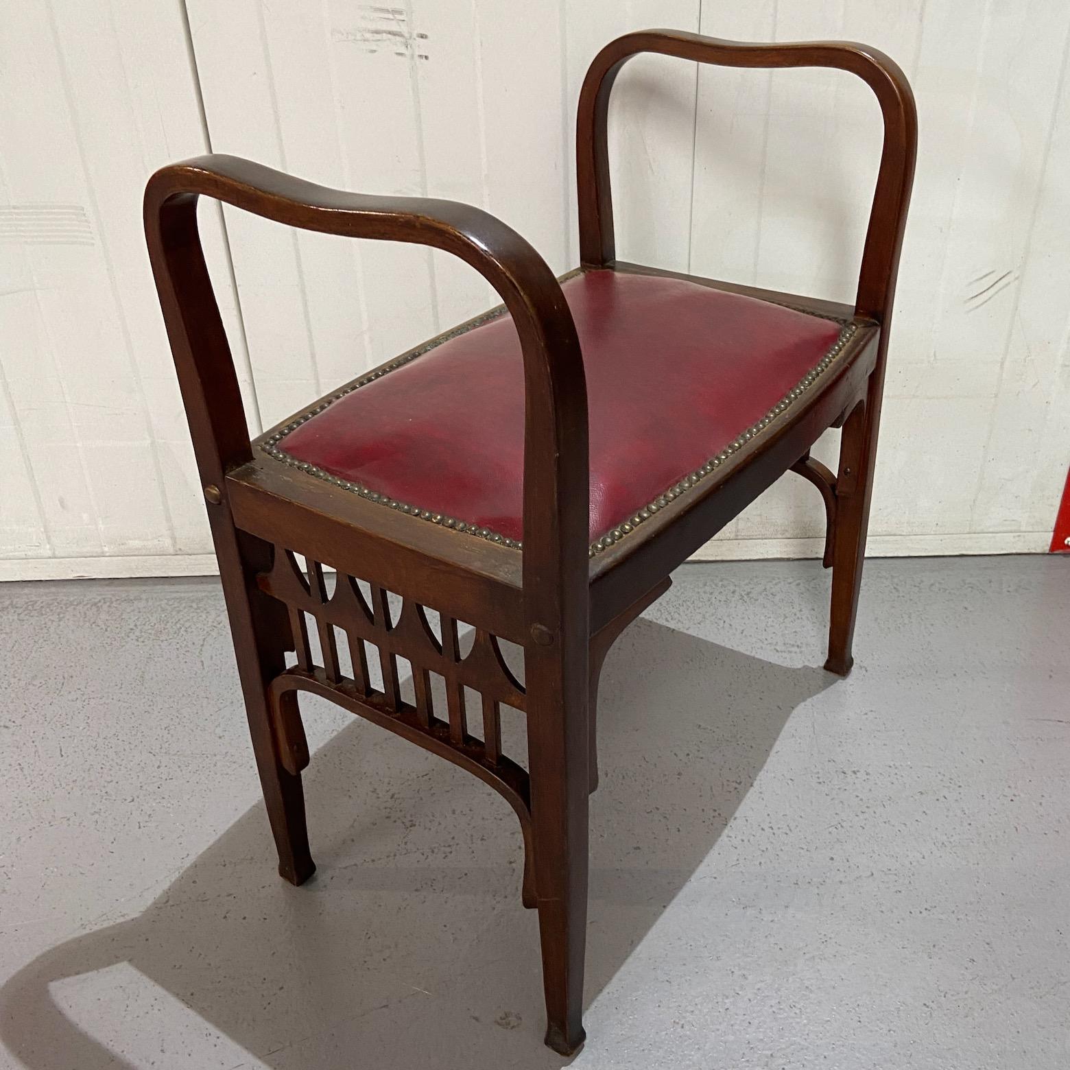 20th Century Pair of Austrian Secessionist Bentwood Stools, Benches or Causeuses, early 20thC For Sale