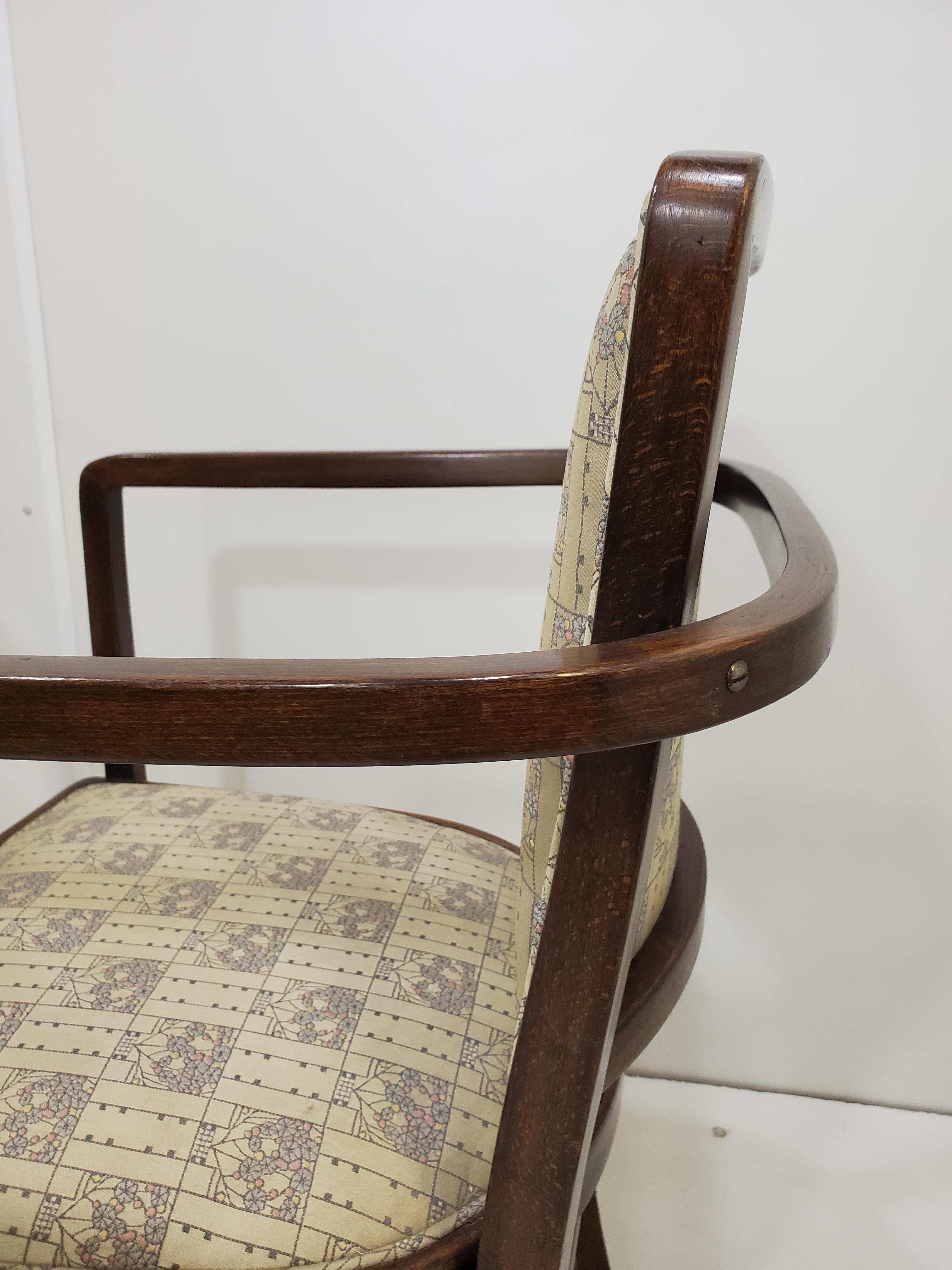 Coppia di poltrone laterali secessioniste austriache di Koloman Moser per J & J Kohn in vendita 1