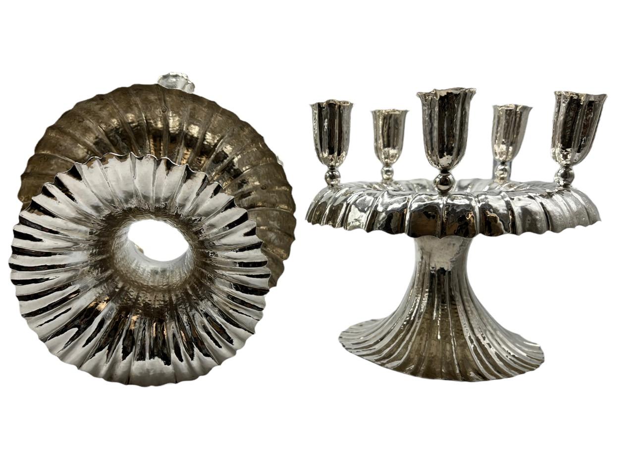 Frank Brüder Frank, circa 1925, coppia di candelabri austriaci a cinque luci in argento sterling in vendita 3