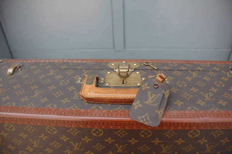 Paar authentische Louis Vuitton-Gepäckstücke im Zustand „Hervorragend“ im Angebot in Los Angeles, CA
