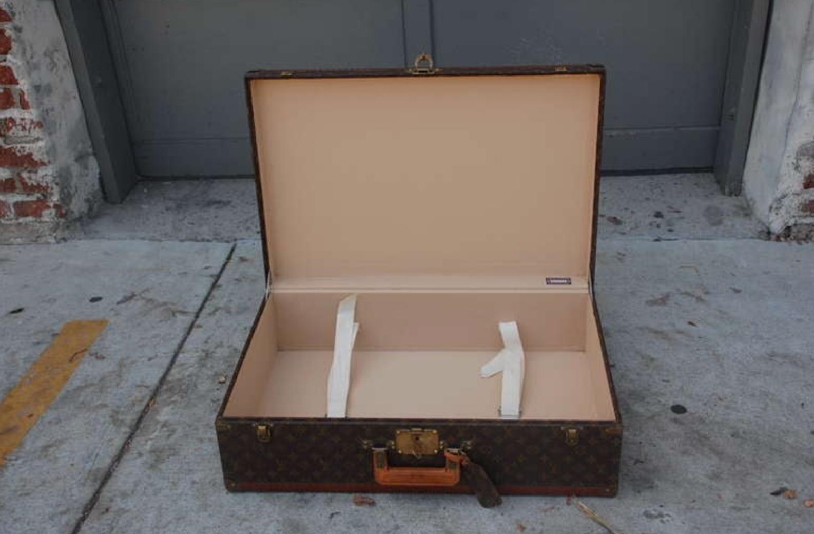 Mid-20th Century Pair of Authentic Louis Vuitton Luggage Pieces For Sale