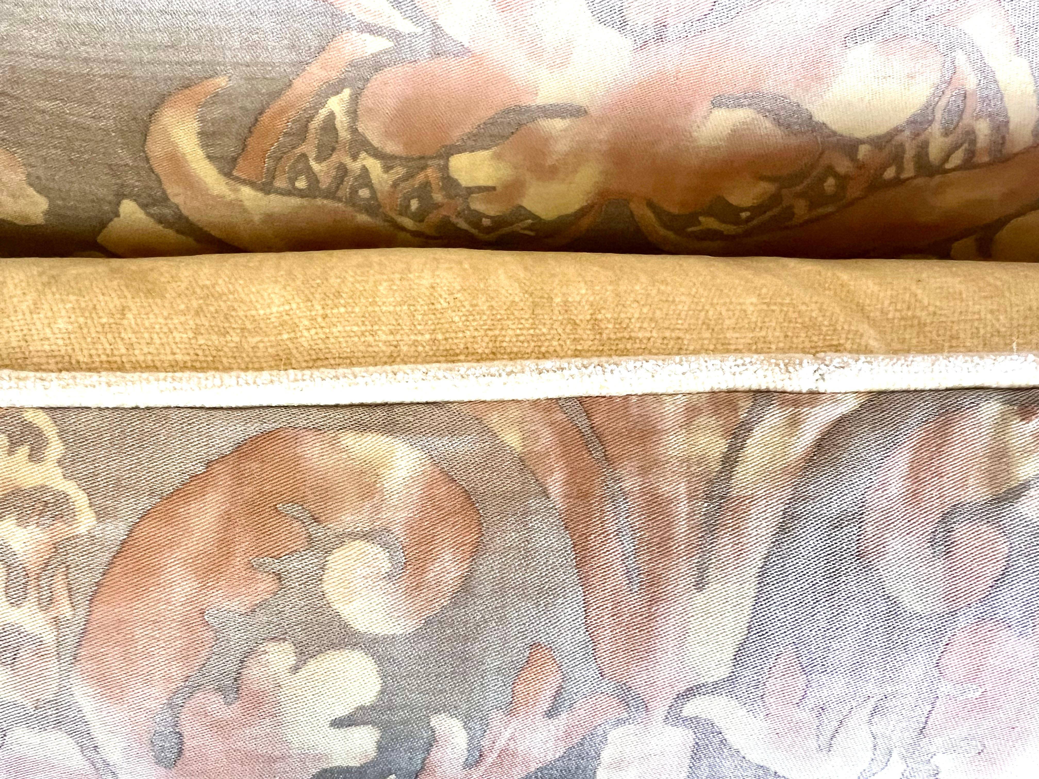 Pair of Authentic Vintage Fortuny Pillows In Excellent Condition For Sale In Los Angeles, CA