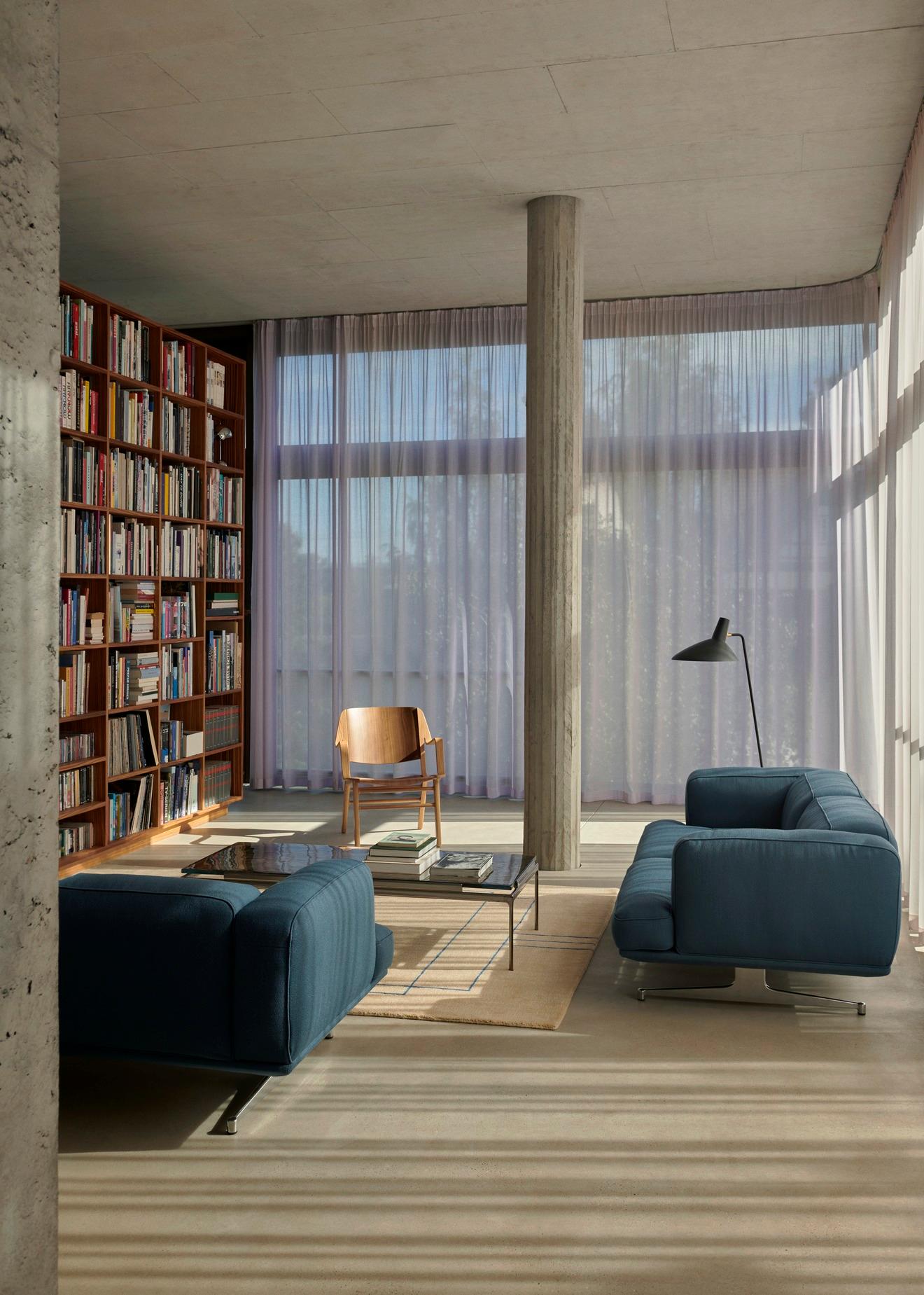 Paar AX Lounge Chairs-HM11-Lackierte Eiche & Walnuss, von Hvidt & Mølgaard für &T im Angebot 6