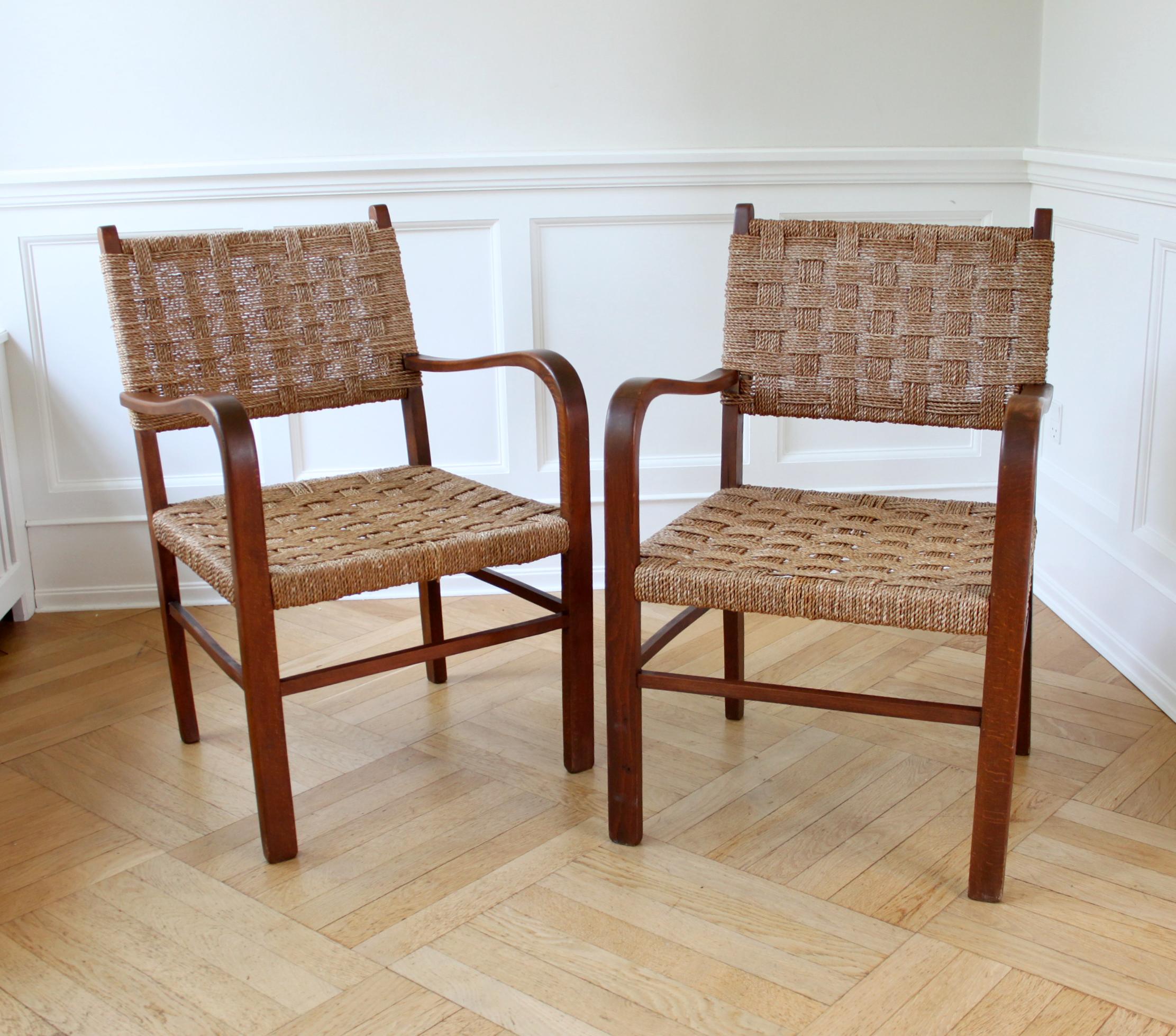 Scandinavo moderno Coppia di poltrone Axel Larsson, Seagrass e noce, Scandinavia, anni '30 in vendita