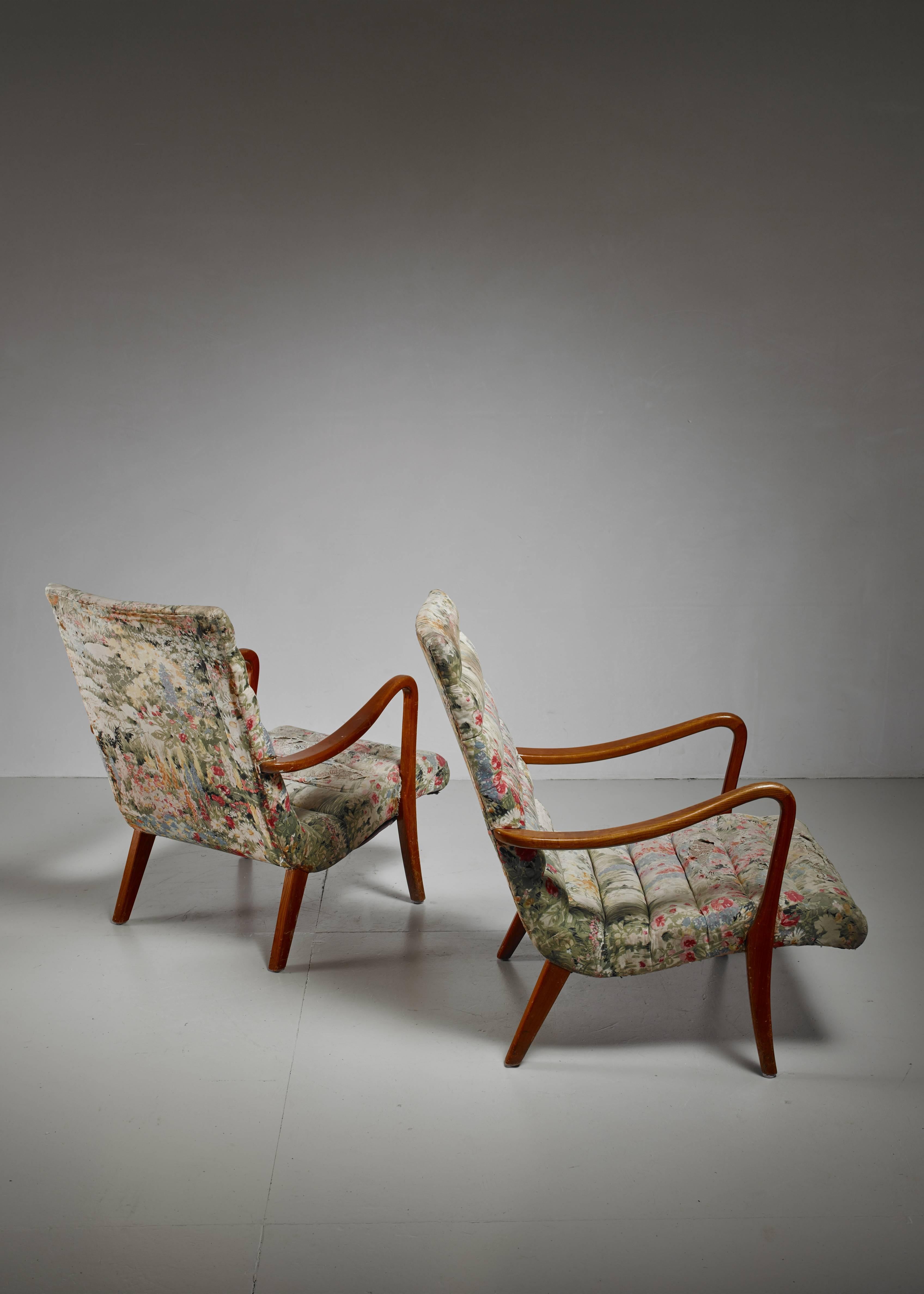 Scandinavian Modern Pair of Axel Larsson Lounge Chairs, Bodafors, Sweden, 1940s For Sale