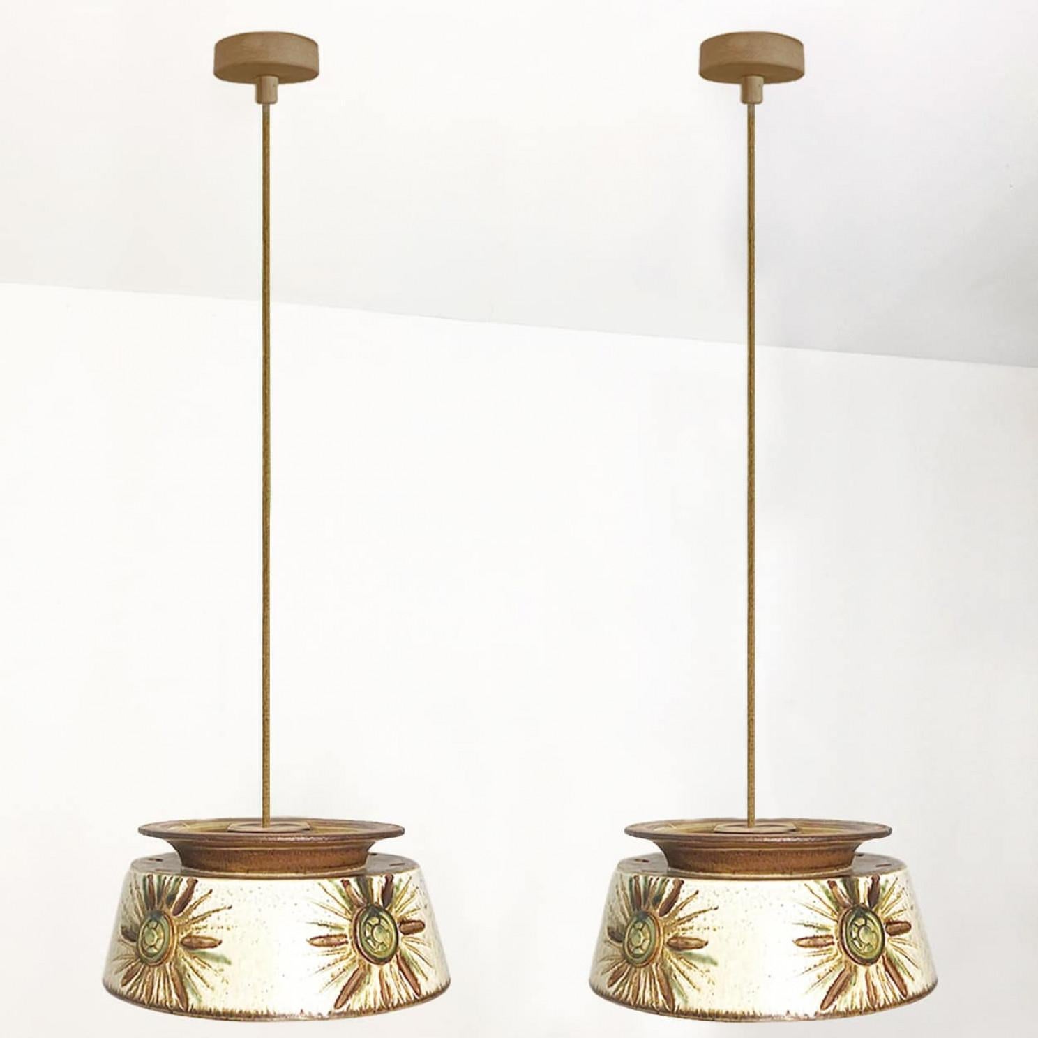 Danois Paire de lampes suspendues Axella en céramique taupe-verte, Danemark, 1970 en vente