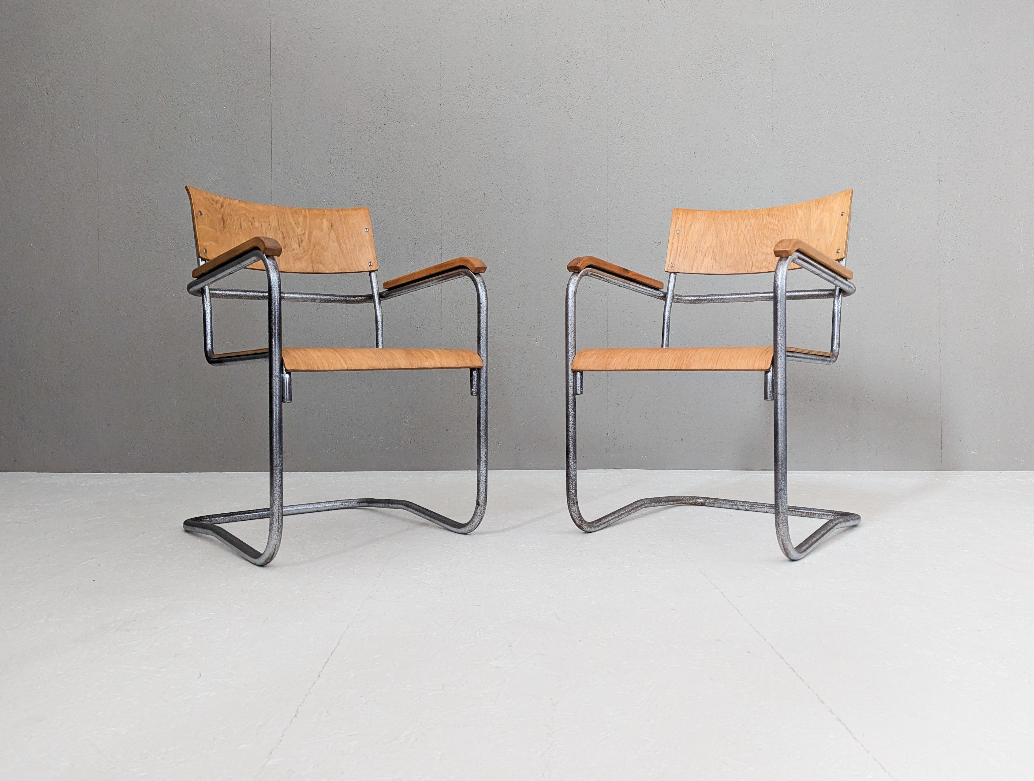 Pareja de sillones B 34 de Marcel Breuer para Samal & co. Años 30 Checo en venta