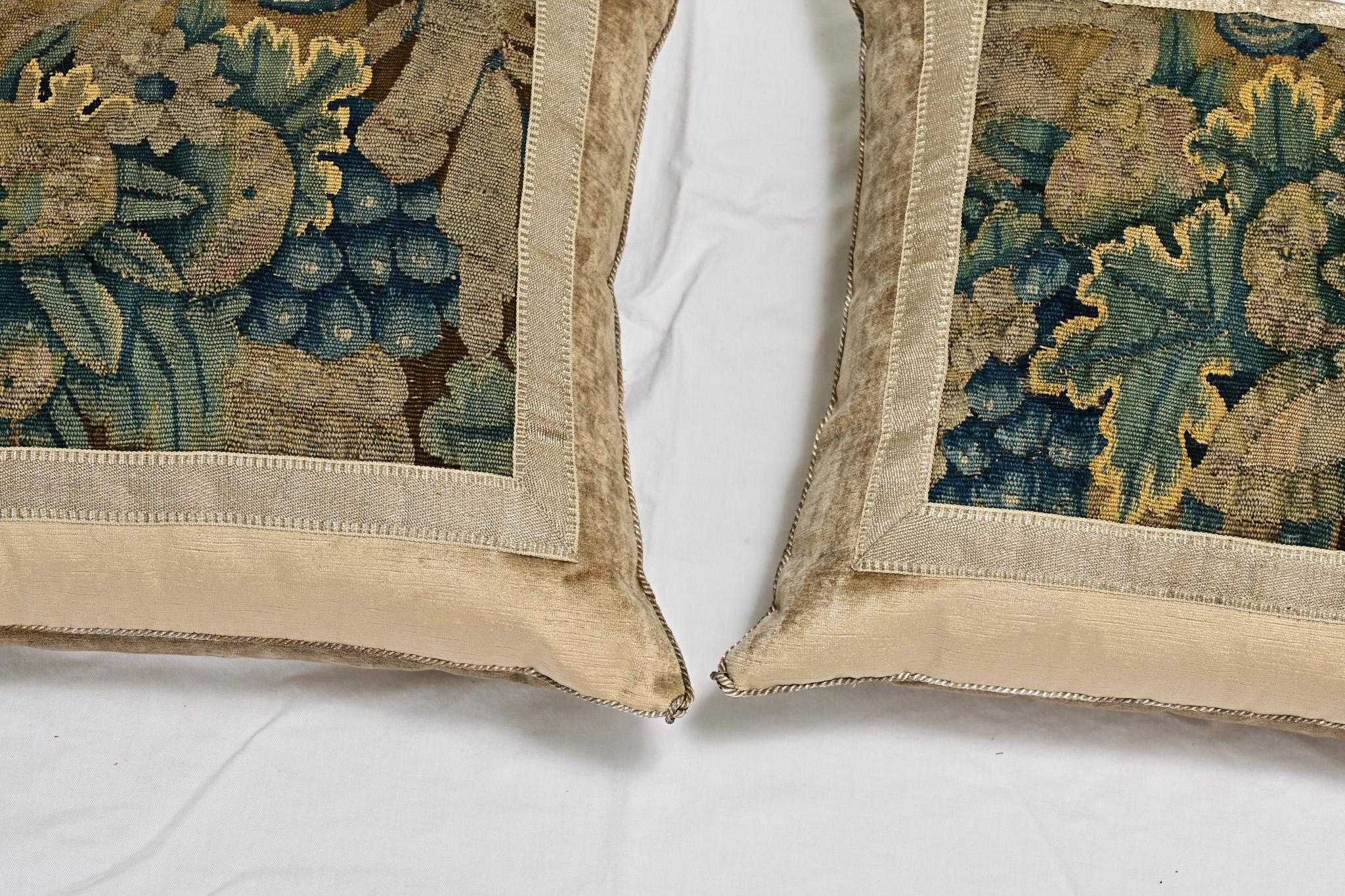 Pair of B. Viz 17th Century Tapestry Pillows In Good Condition For Sale In Baton Rouge, LA