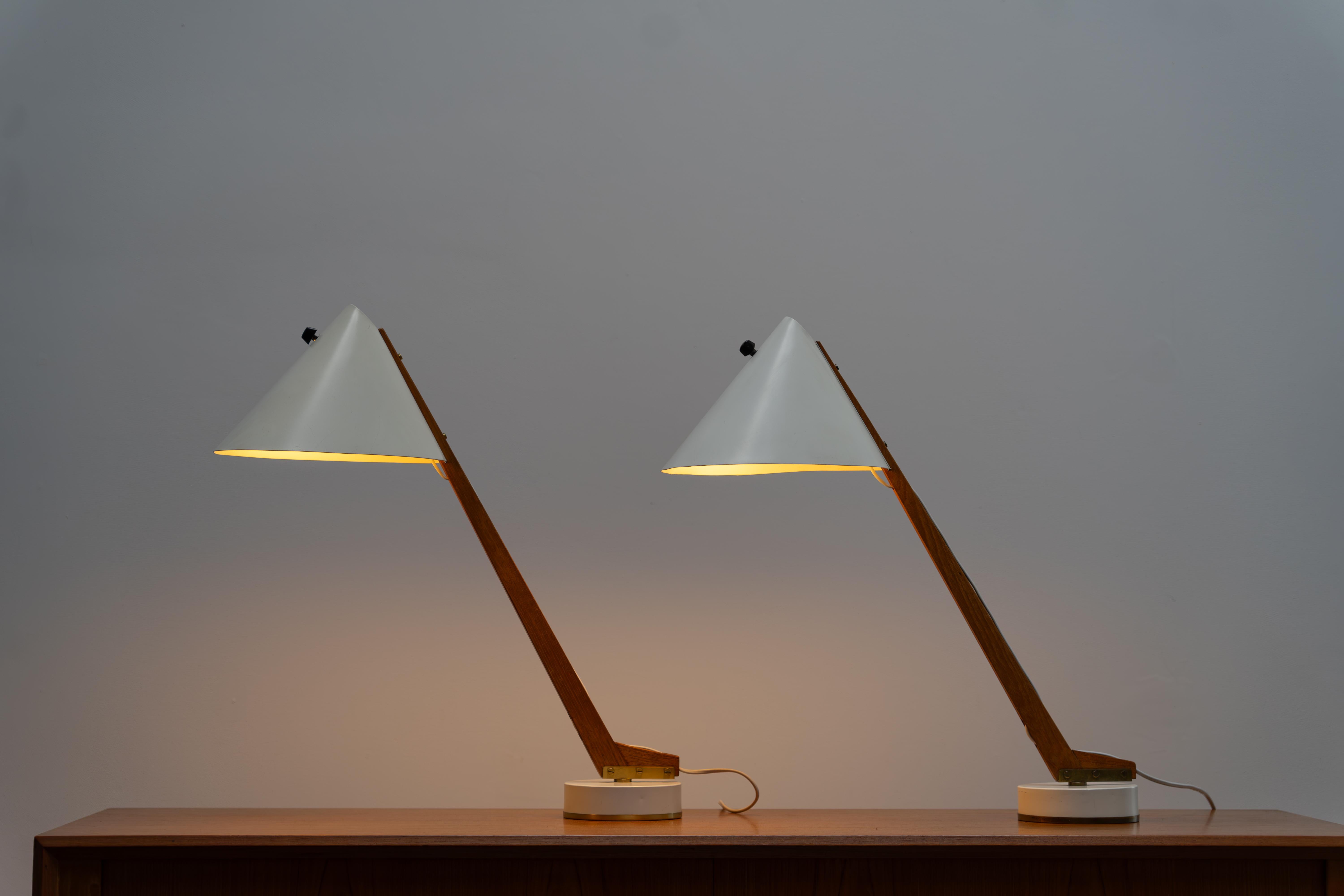 Pareja de lámparas de mesa B54 de Hans-Agne Jakobsson AB Markaryd, 1955 siglo XX en venta