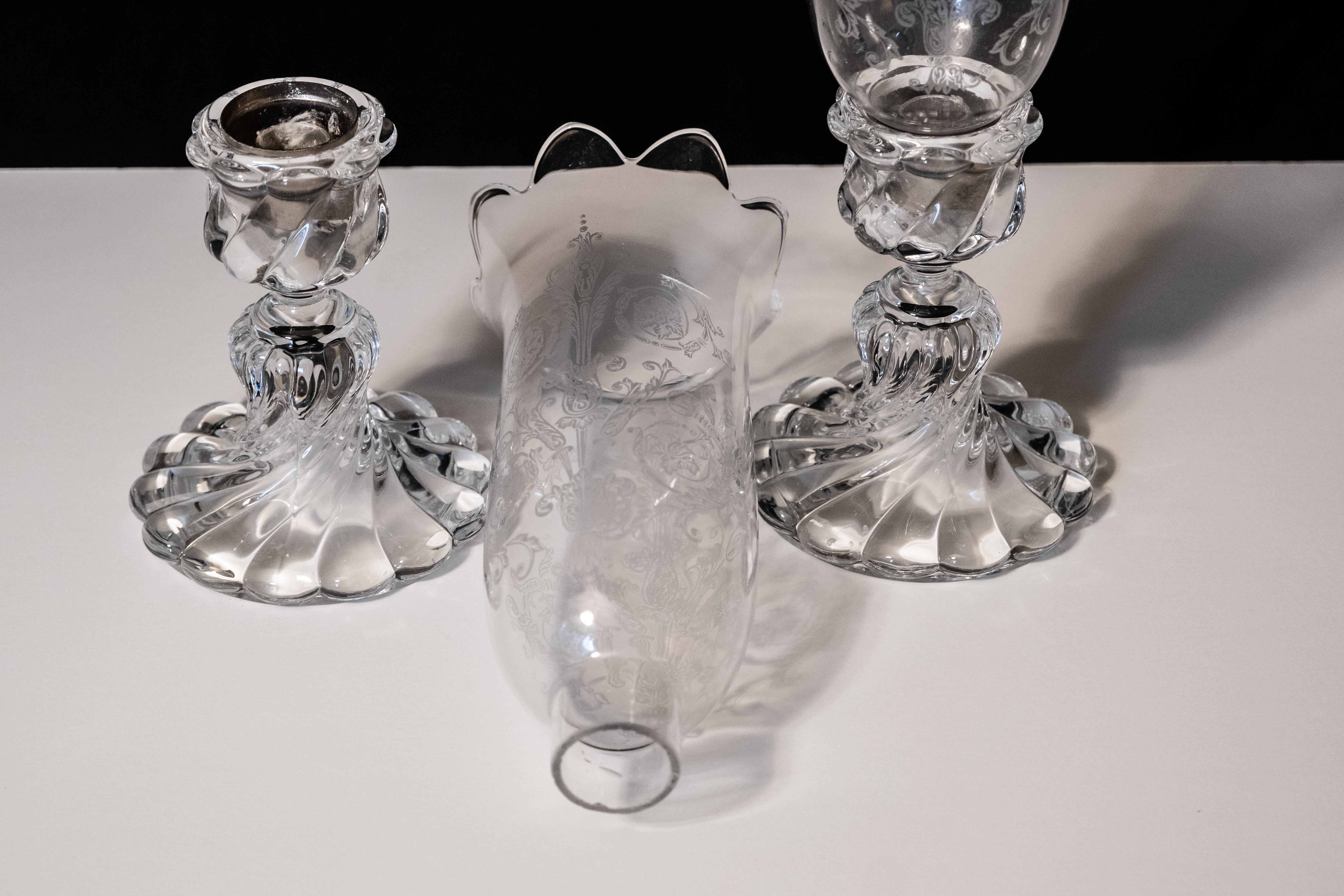 Paar Baccarat-Kerzenständer „Bambous Swirl“ aus Kristall und Hurricane-Kristall im Angebot 1