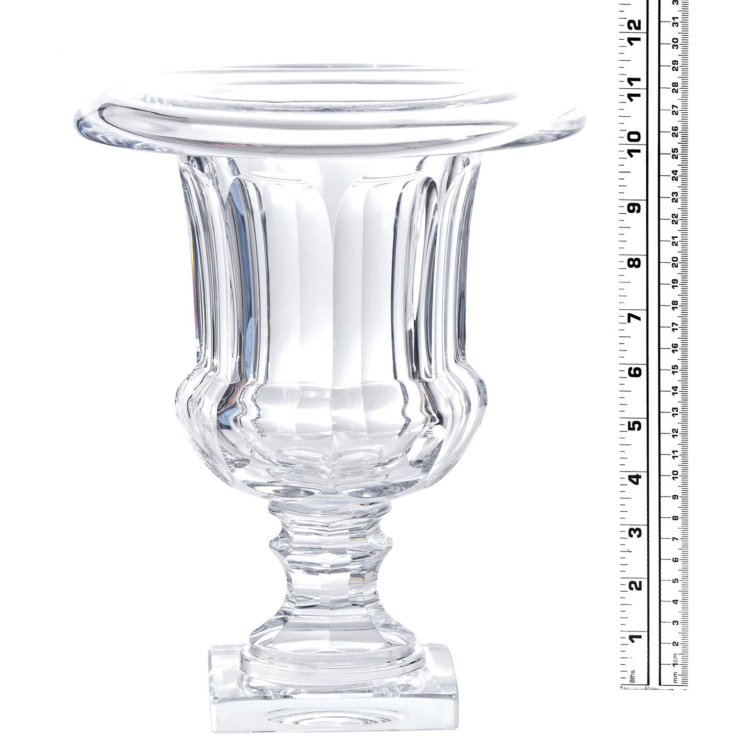 Cristallo Pair of Baccarat Crystal Urns c1930s in vendita