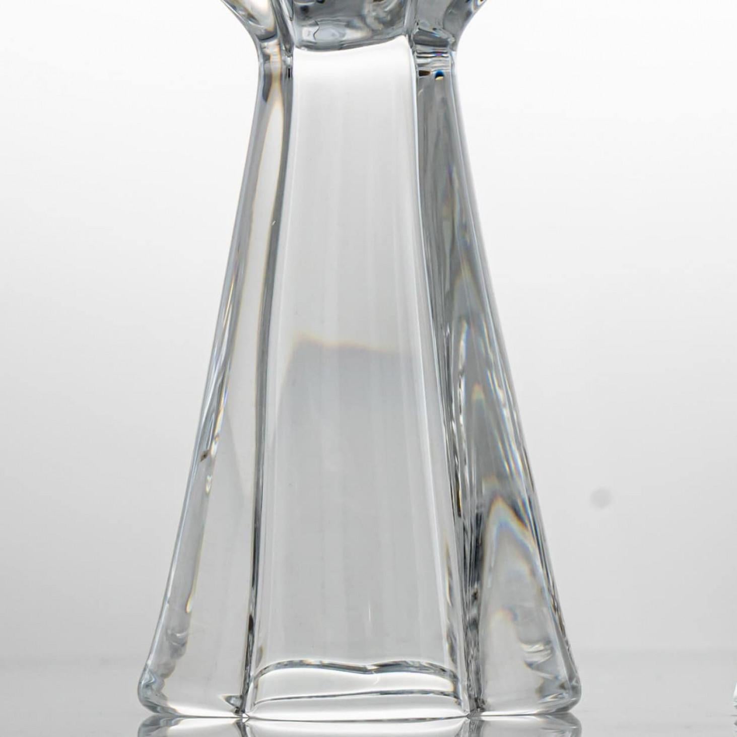 Fine XX secolo Coppia di portacandele in cristallo trasparente Baccarat Diomede, Francia in vendita