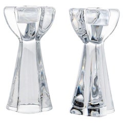 Pareja de candelabros de cristal transparente Baccarat Diomede, Francia