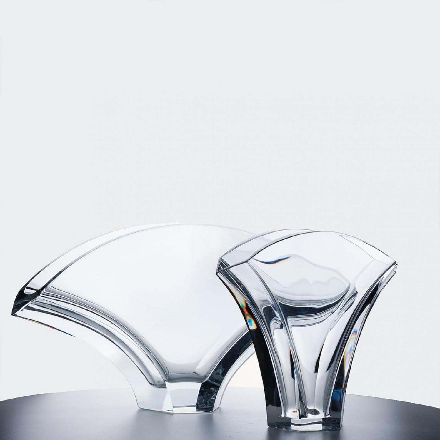 Pareja de jarrones de cristal de ginkgo extragrandes, firmados por Baccarat, Francia en venta 5