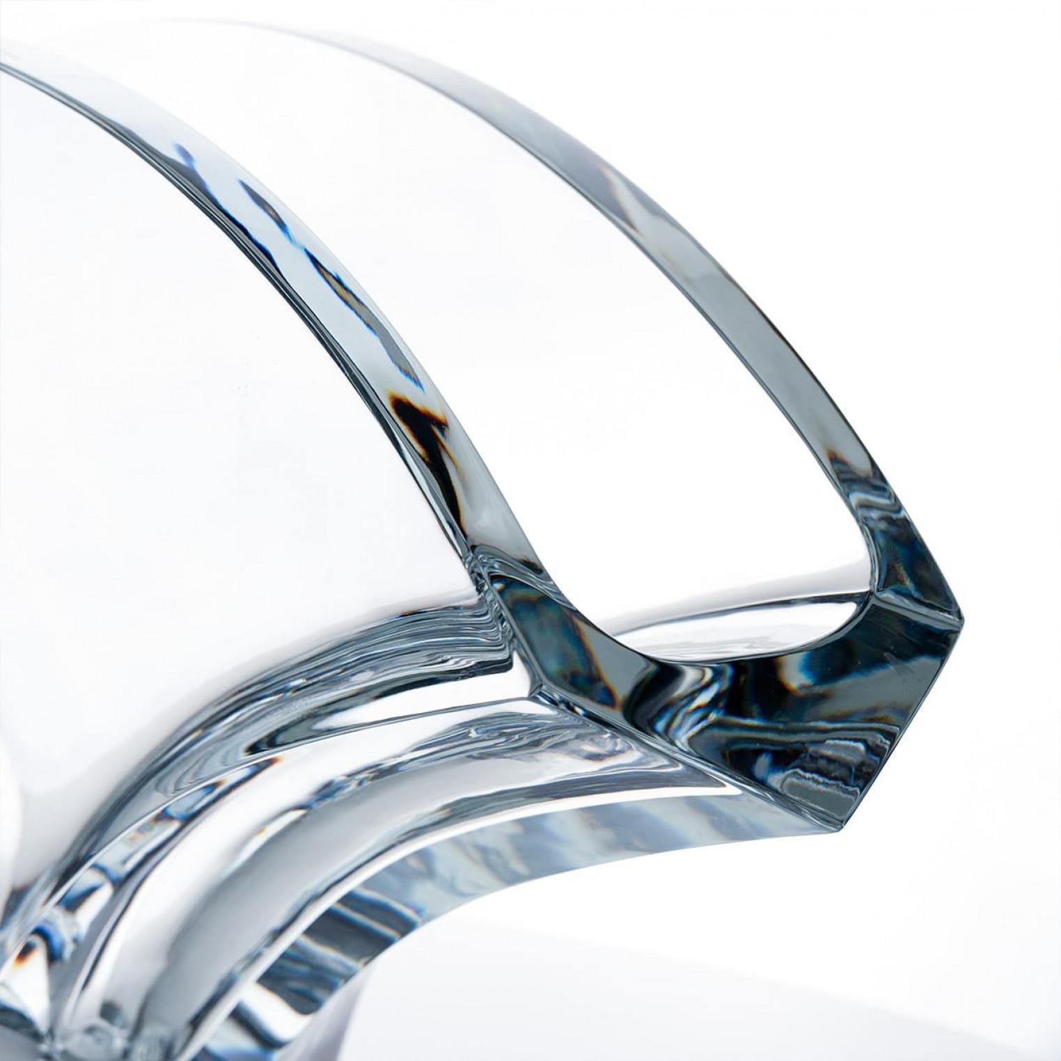 Pareja de jarrones de cristal de ginkgo extragrandes, firmados por Baccarat, Francia Francés en venta