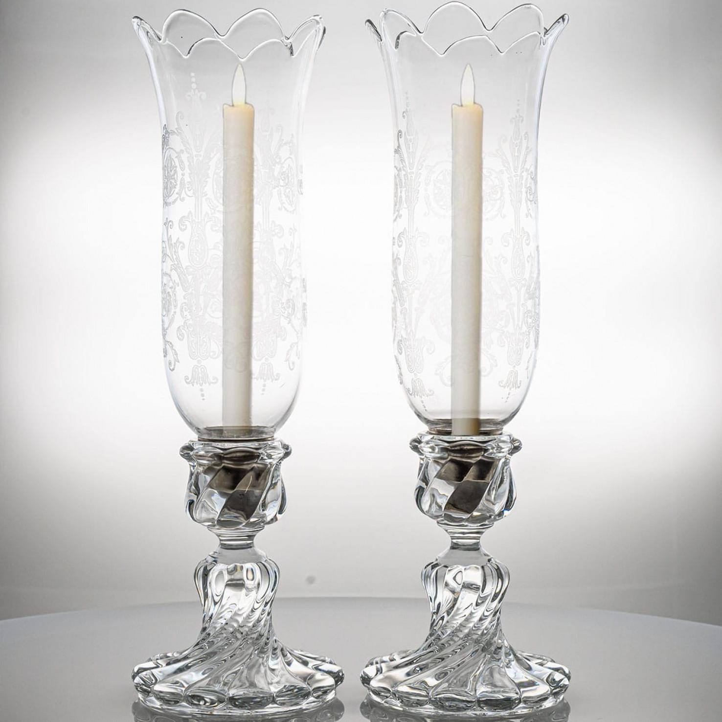 Pair of Baccarat Structured Clear Crystal Vases, France In condizioni buone in vendita a Rijssen, NL