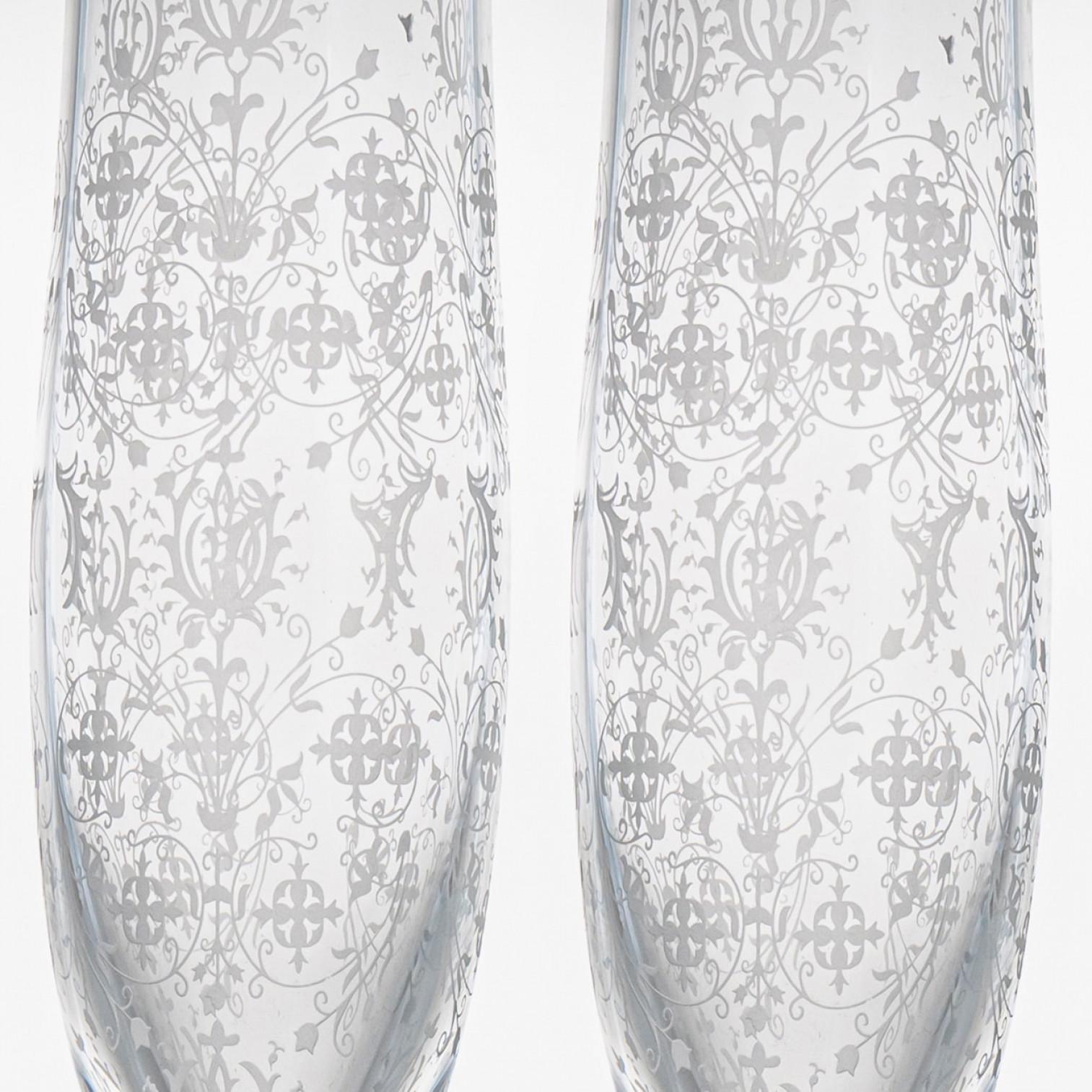 Contemporary Pair of Baccarat Structured Exquisite Clear Crystal Vase, France For Sale