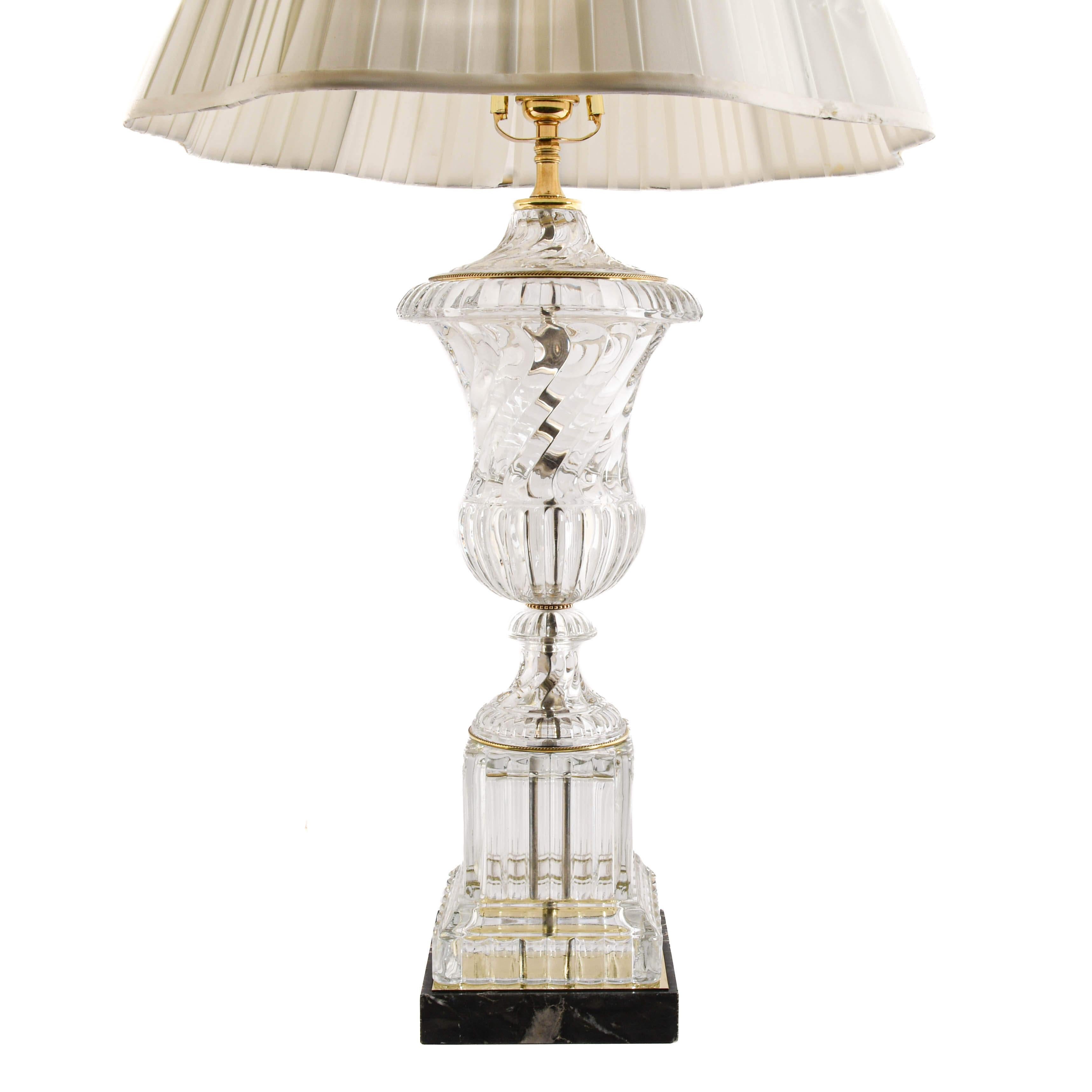 Unknown Pair of Baccarat-Style Crystal Urn Table Lamps on Marble Bases For Sale