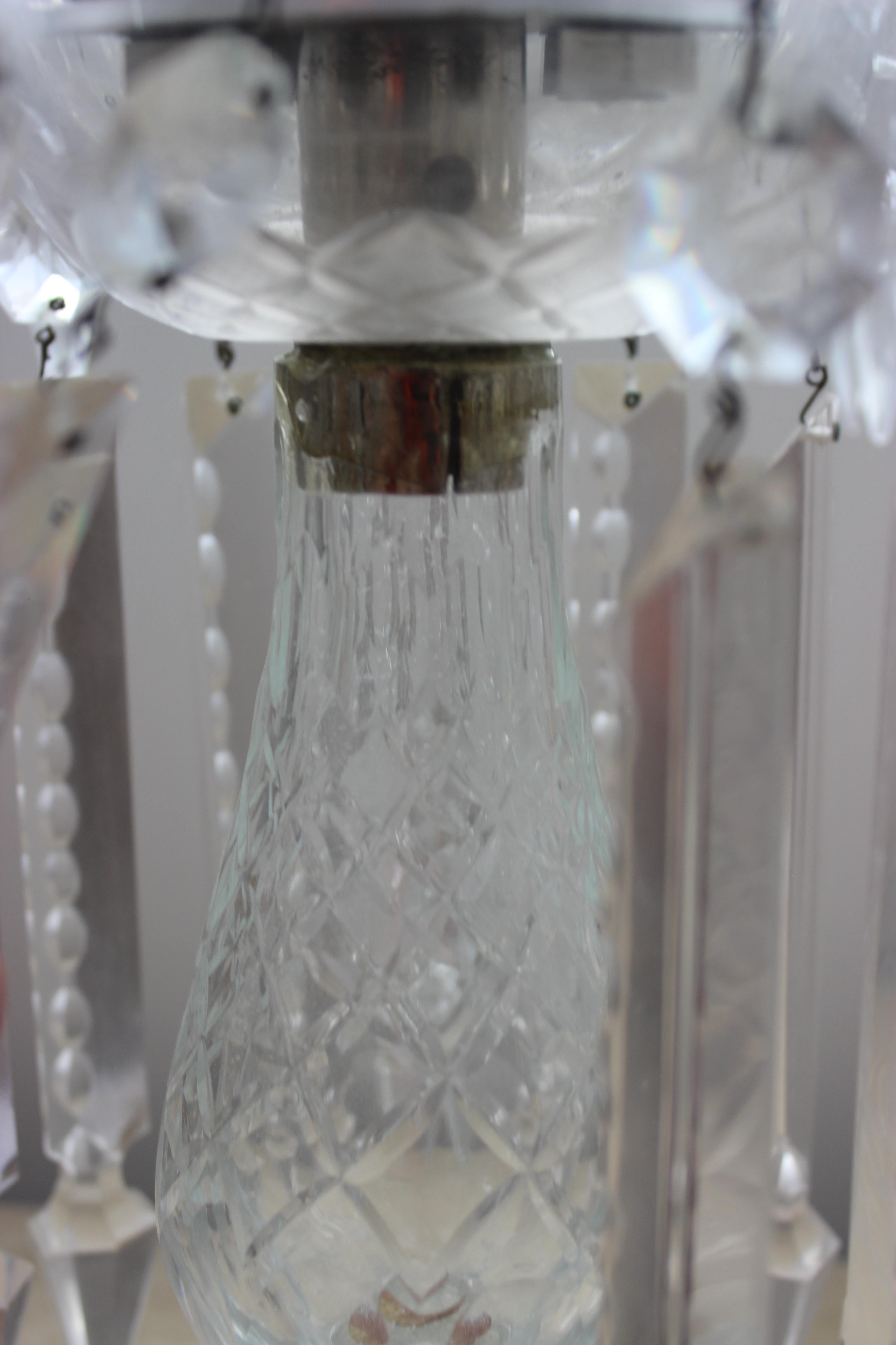 20ième siècle Paire de girandoles de style Baccarat, en cristal taillé de style Regency, françaises en vente