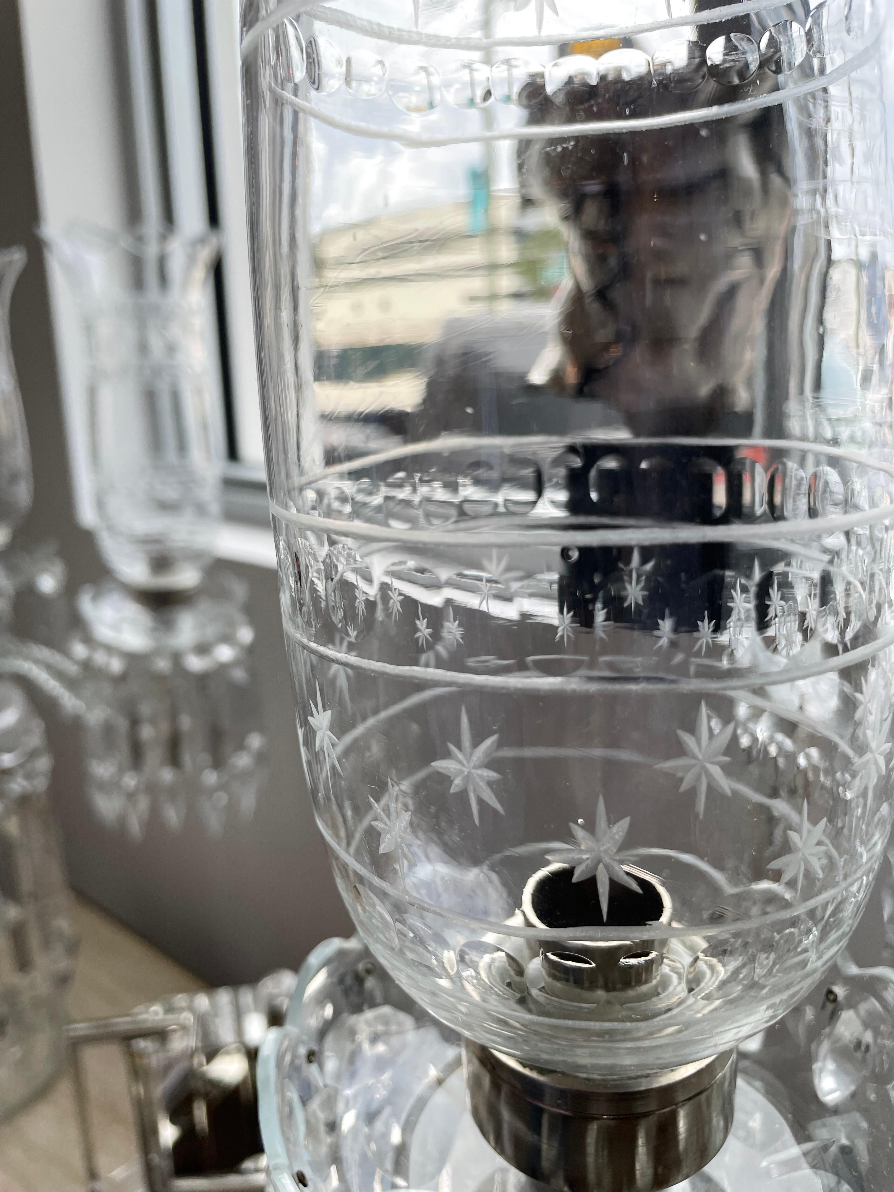 Ein Paar Girandolen im französischen Regency-Stil aus geschliffenem Kristall im Baccarat-Stil im Angebot 6