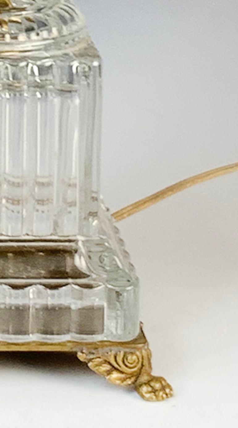 Paire de lampes de table Baccarat en cristal tourbillonnant avec accents en bronze, années 1920 Bon état - En vente à Los Angeles, CA