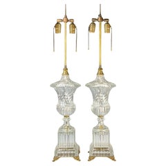 Coppia di lampade da tavolo in cristallo Baccarat con accenti in bronzo, 1920 ca.