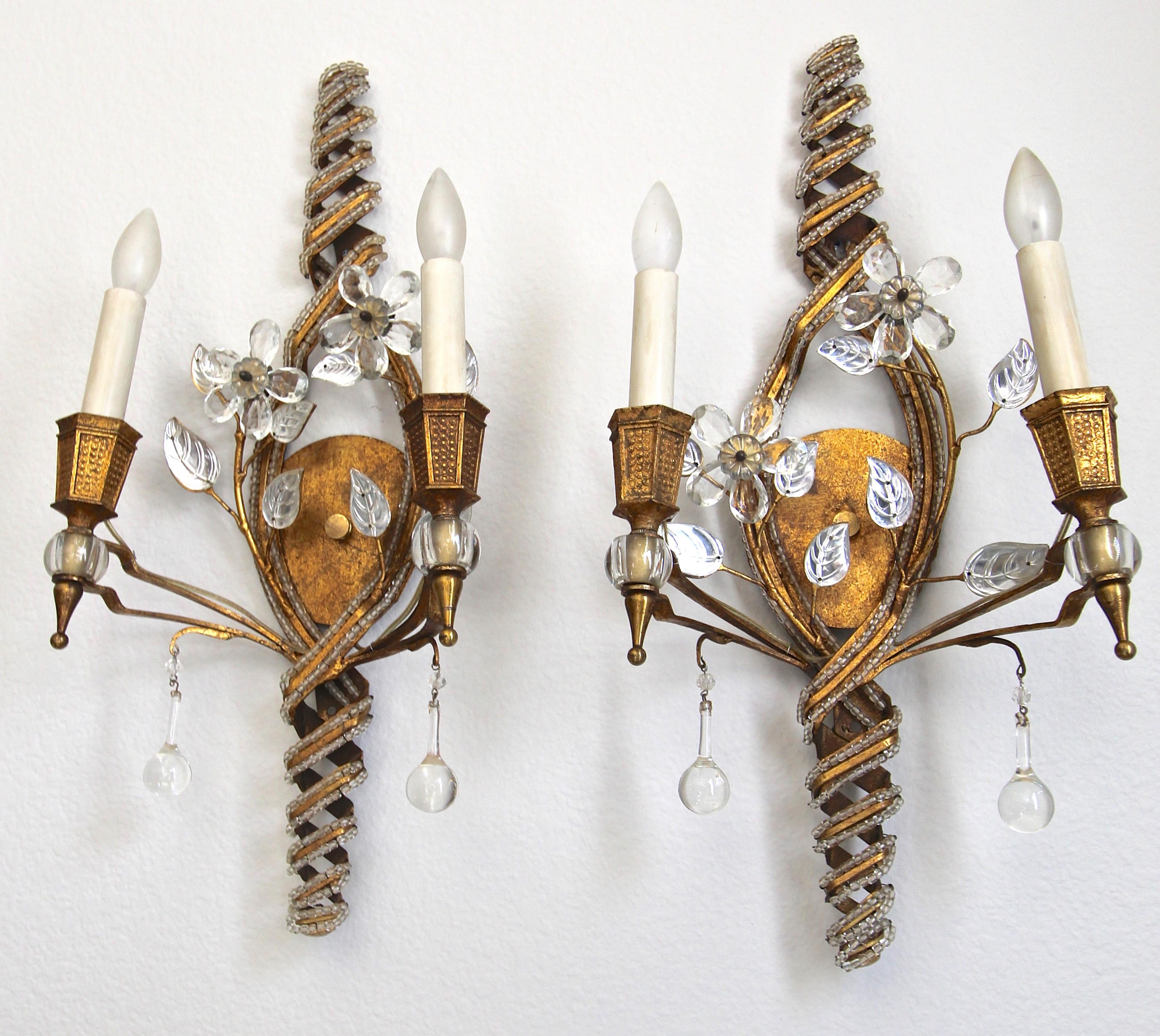 Pair of Baguès French Beaded Crystal Flower Gilt Iron Wall Sconces For Sale 1