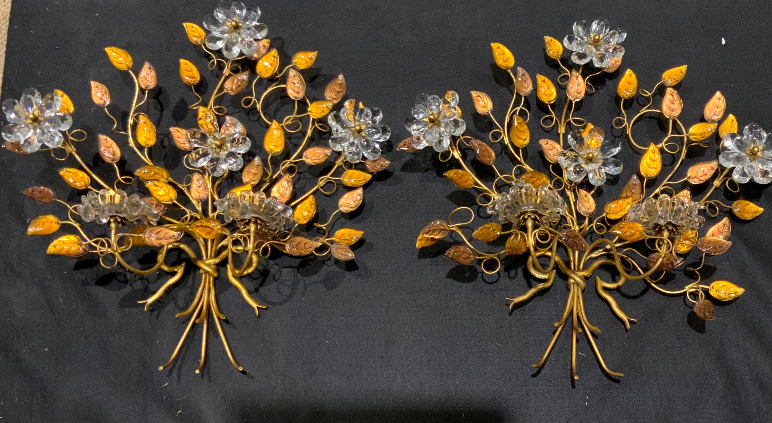 Coppia di applique Bagues, due candele con tonalità oro e disegni di foglie chiare in vendita 2