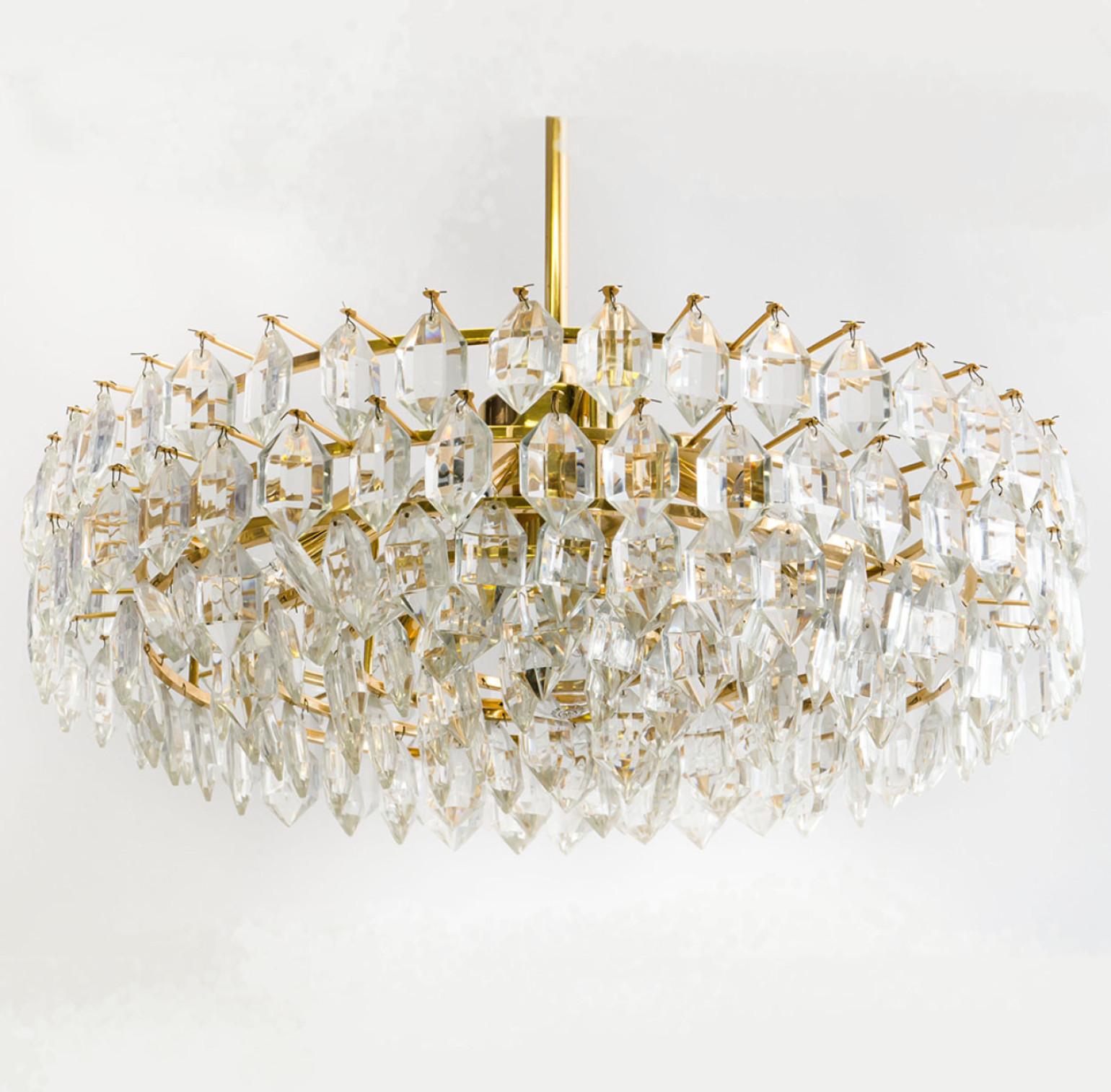 Mid-Century Modern Pair of Bakalowits & Sohne Chandeliers, Brass and Crystal Glass, Austria, 1960s For Sale